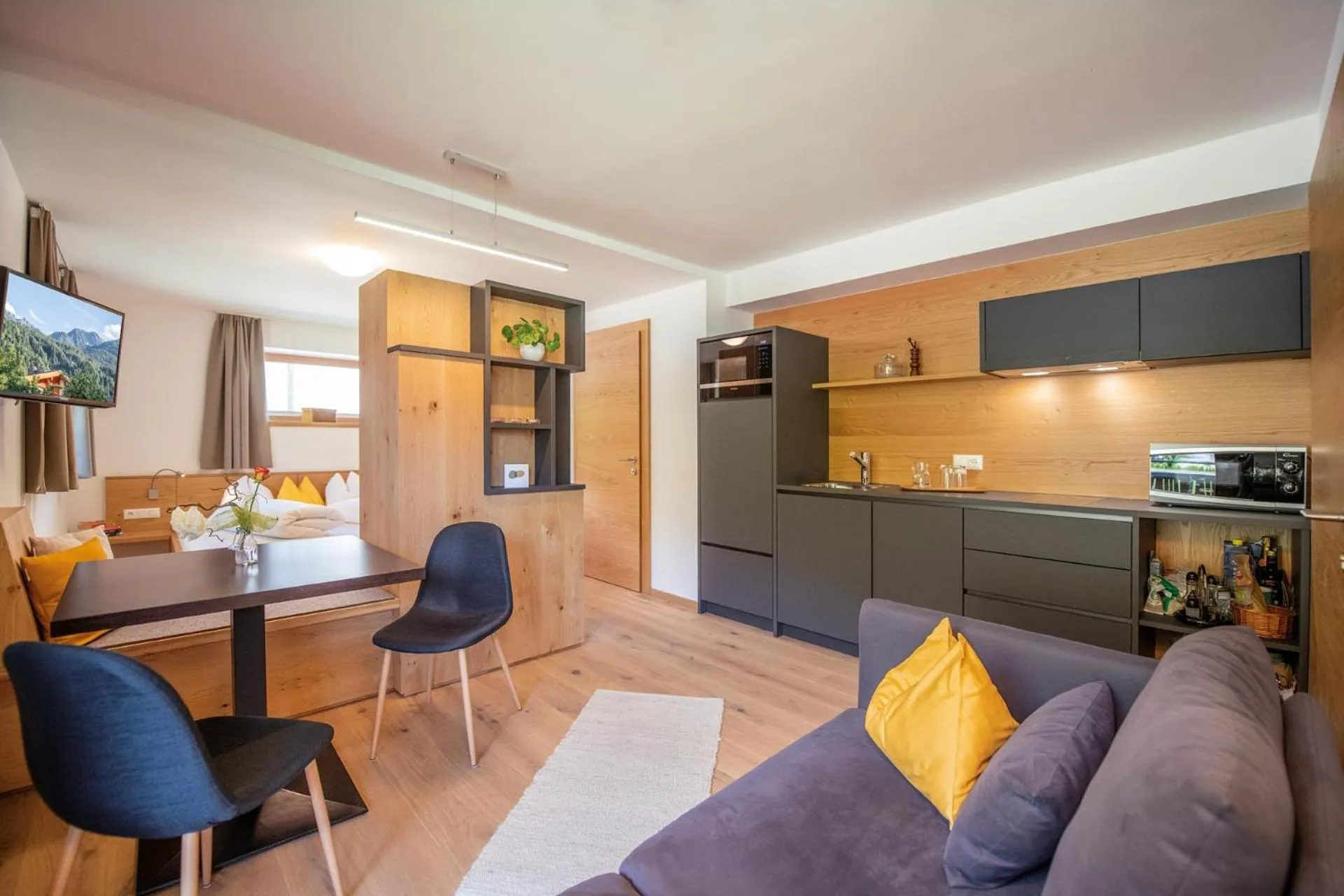 TV and multimedia in Hotel juenmi