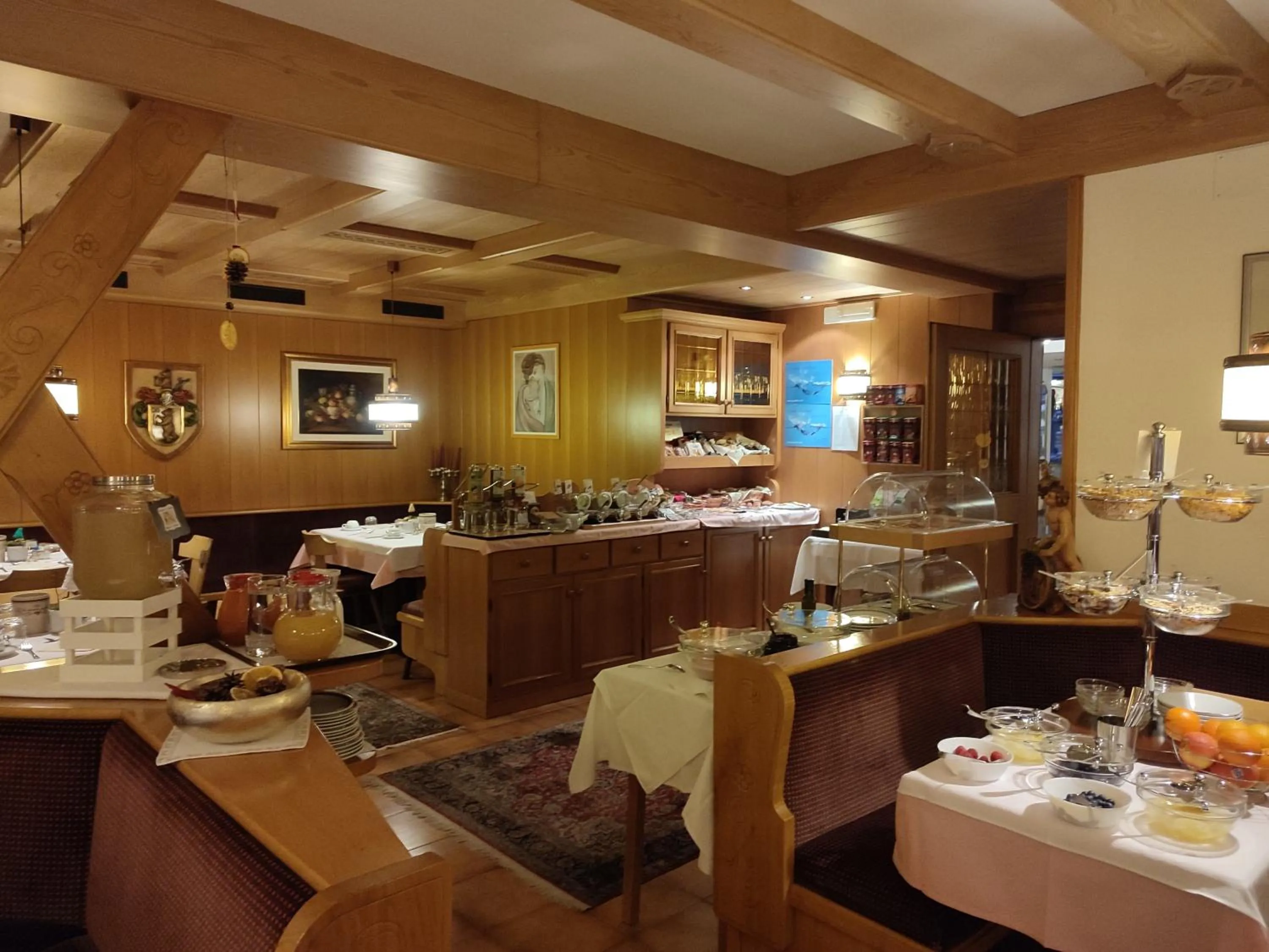 Buffet breakfast in Garni Hotel Rezia