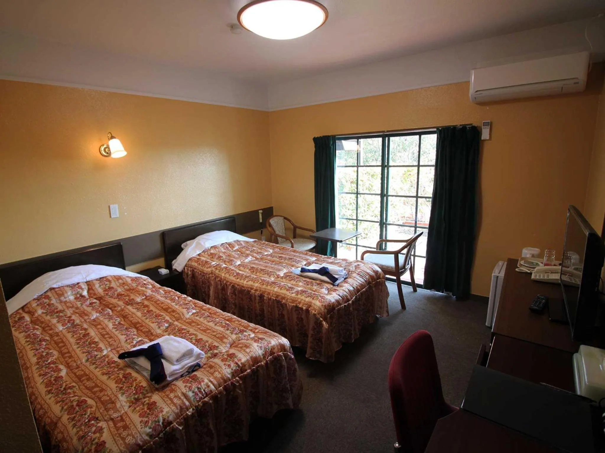Photo of the whole room, Bed in Kashikojima Hotel Bay Garden