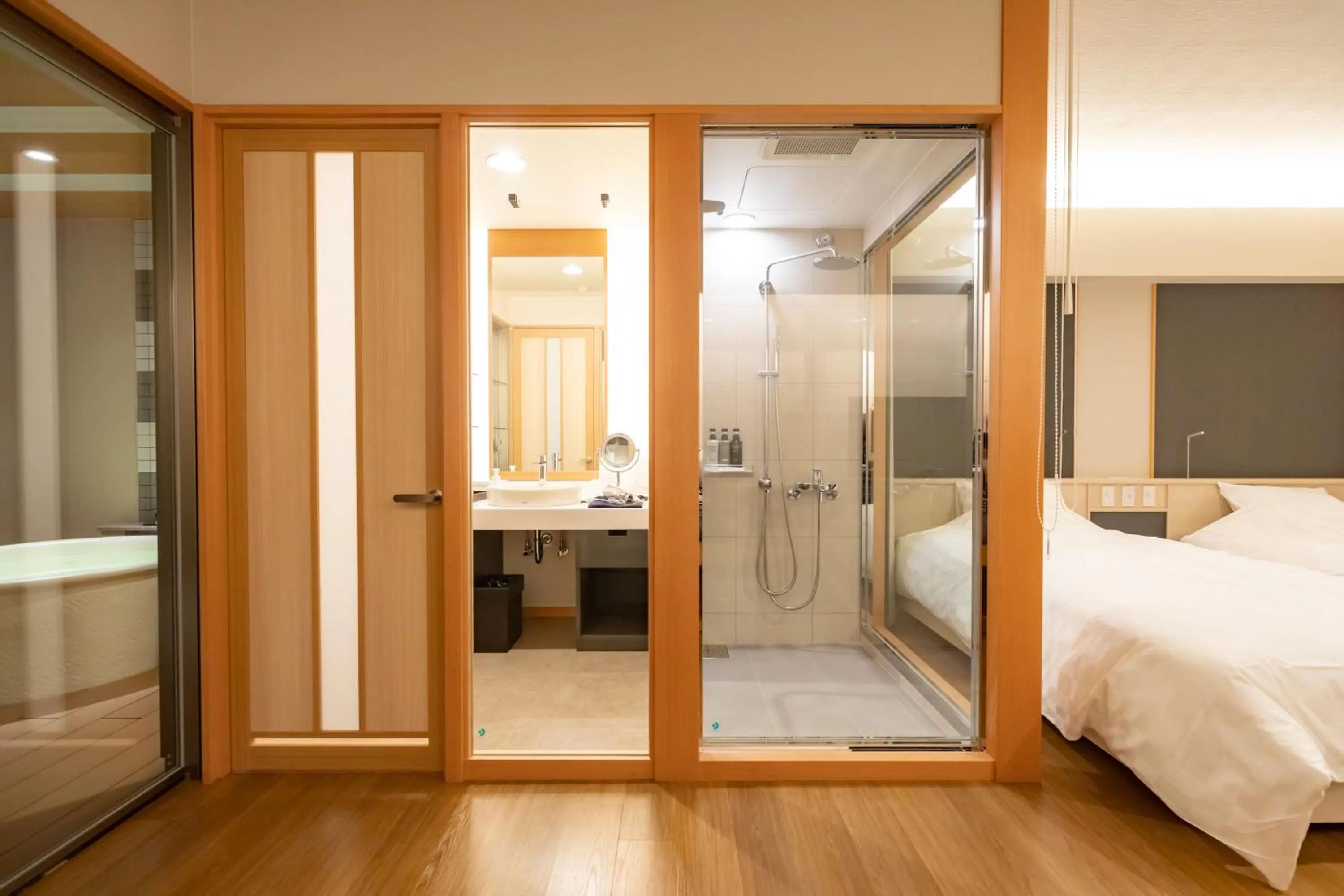 Shower in Kaike Yugetsu