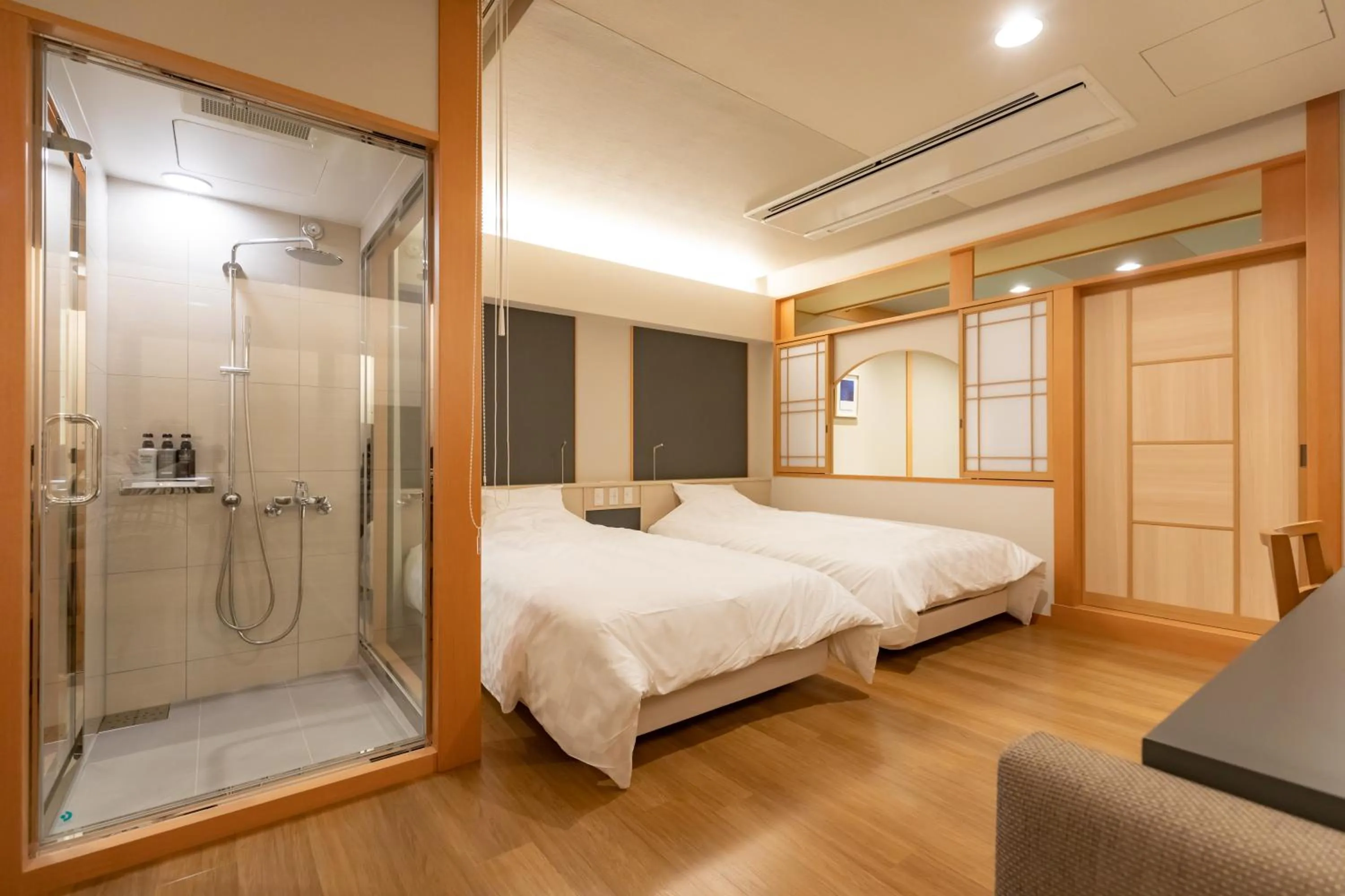 Shower in Kaike Yugetsu