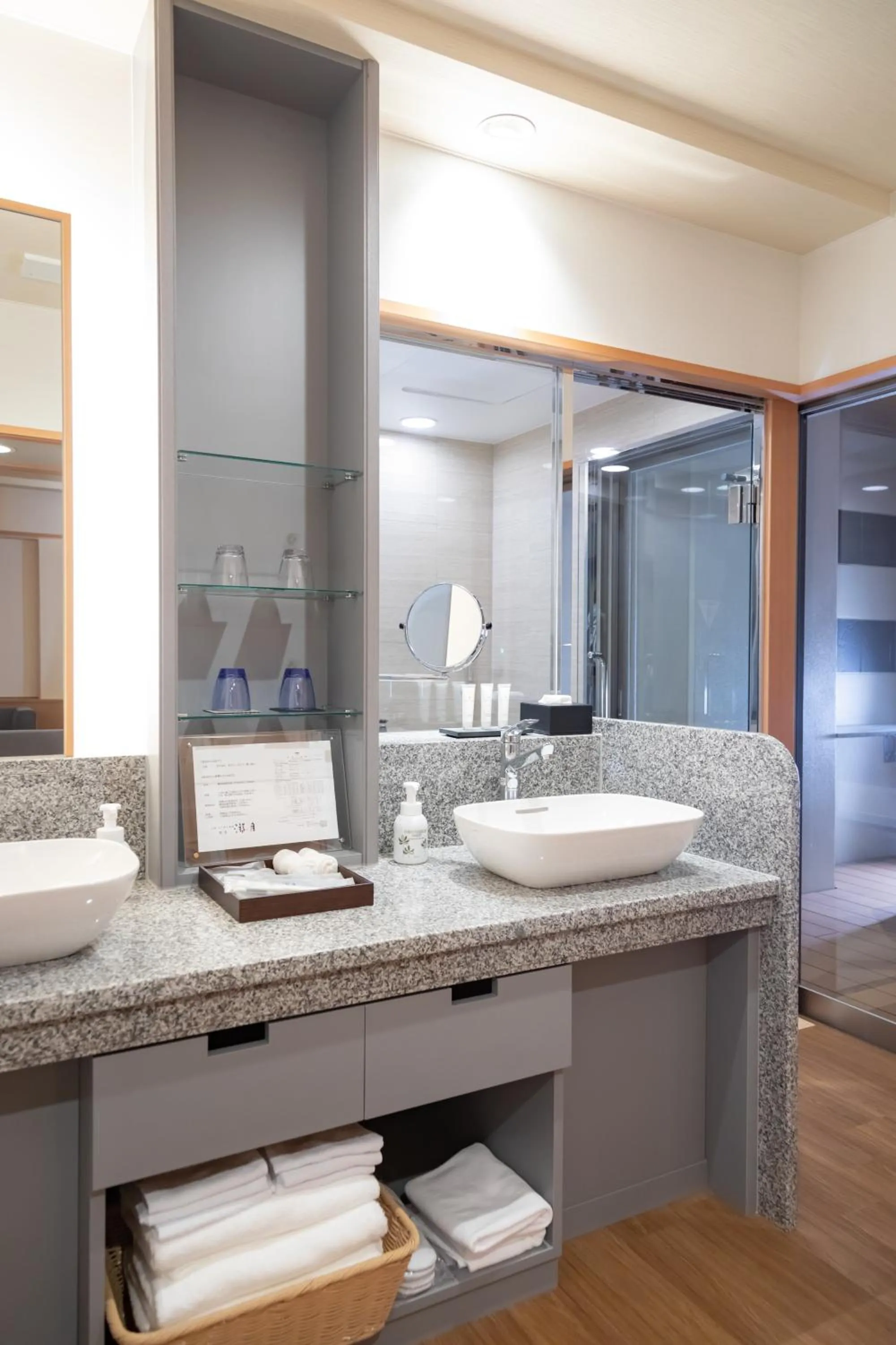 Shower in Kaike Yugetsu