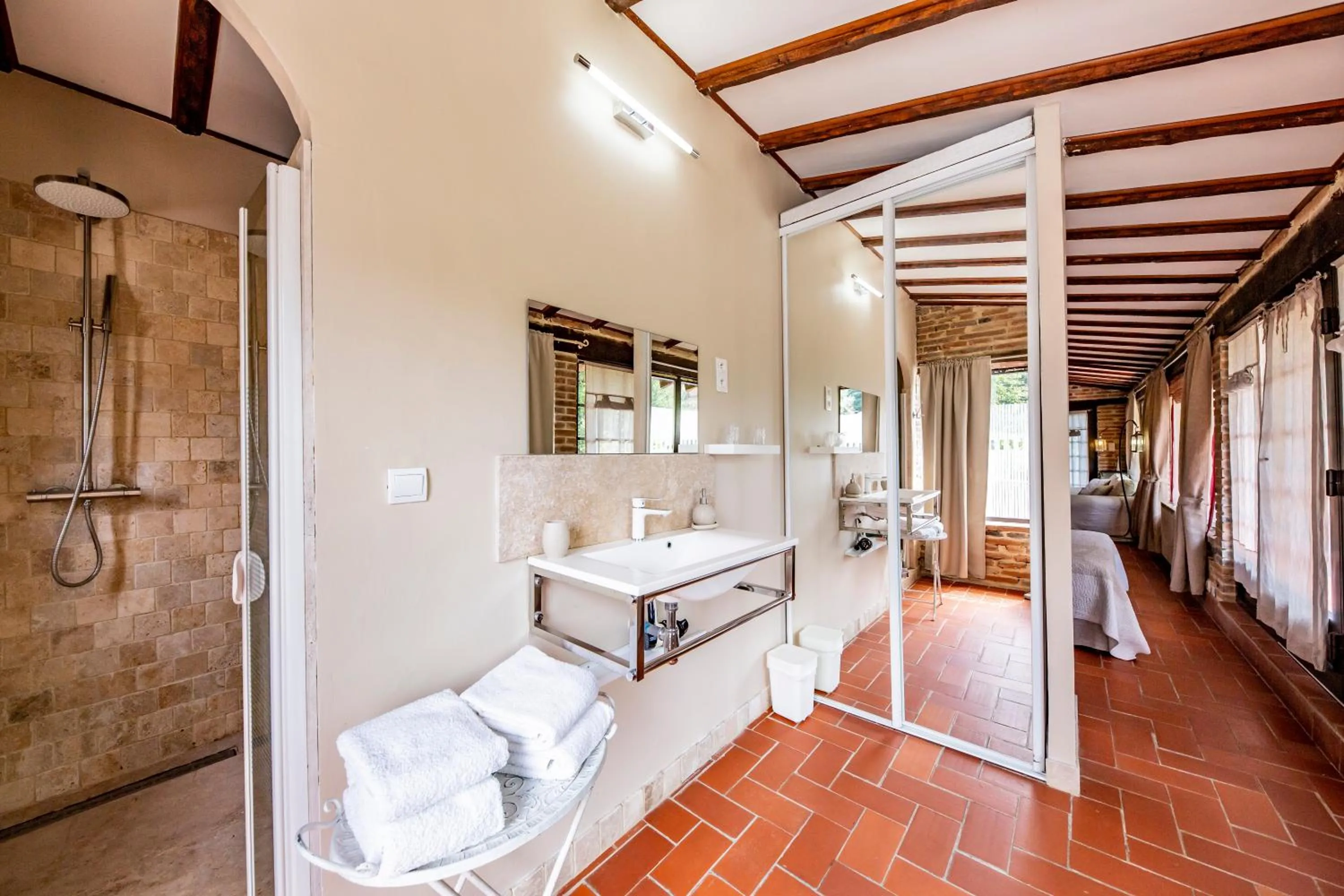 Bathroom in Le Moulin de Rudelle