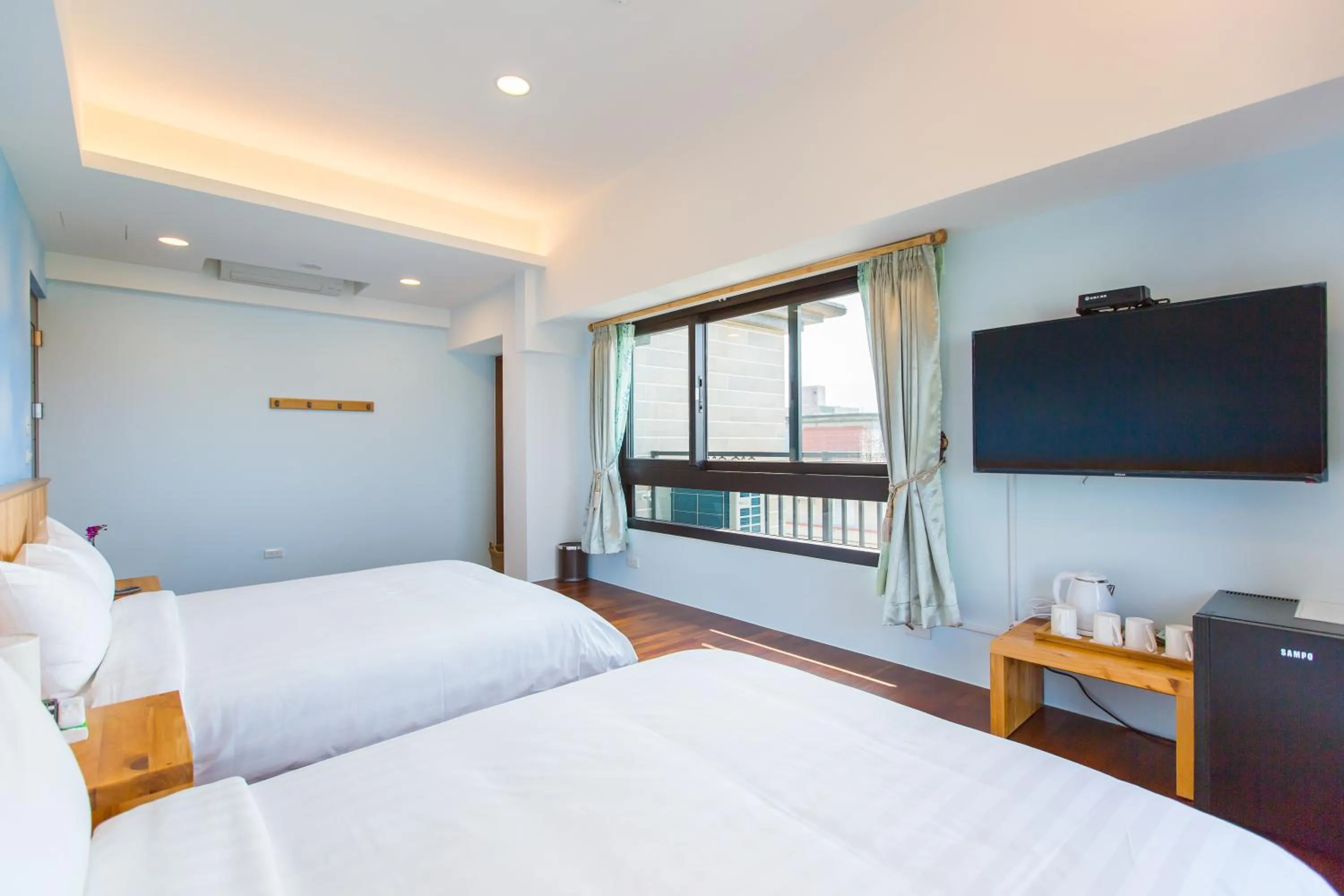 Bed in Post-mountain view