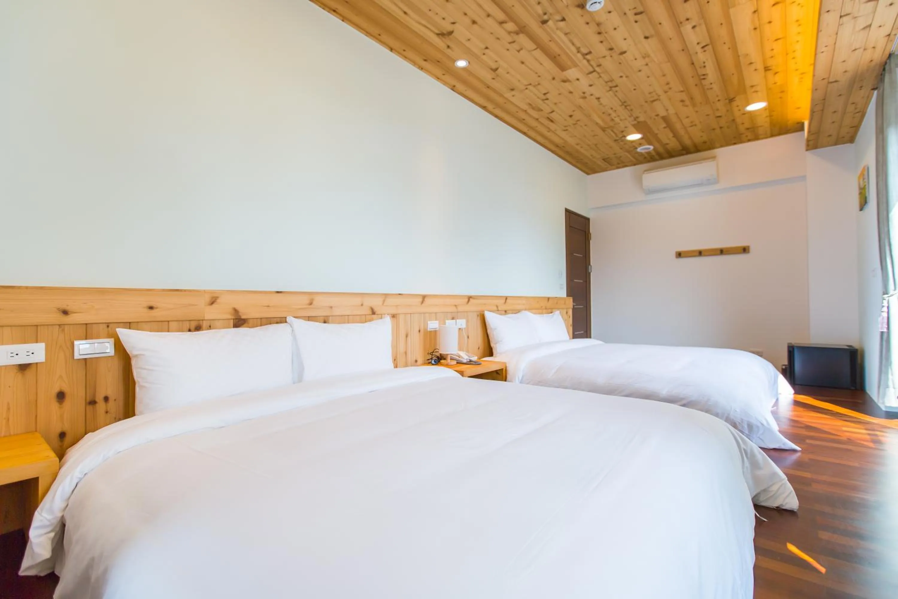 Bed in Post-mountain view