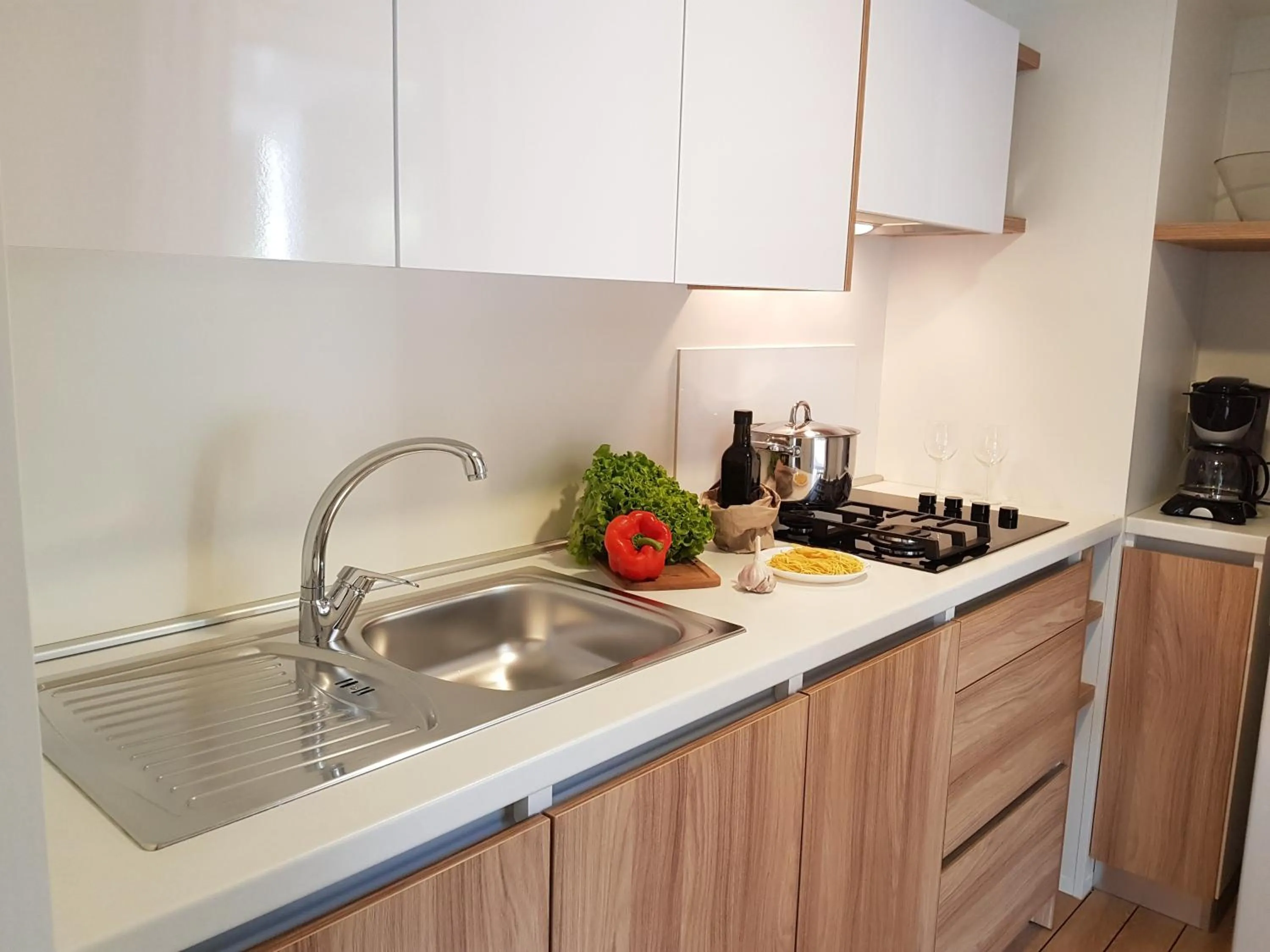 Kitchen or kitchenette in Mobile Homes Banko in Bijela Uvala and Zelena laguna