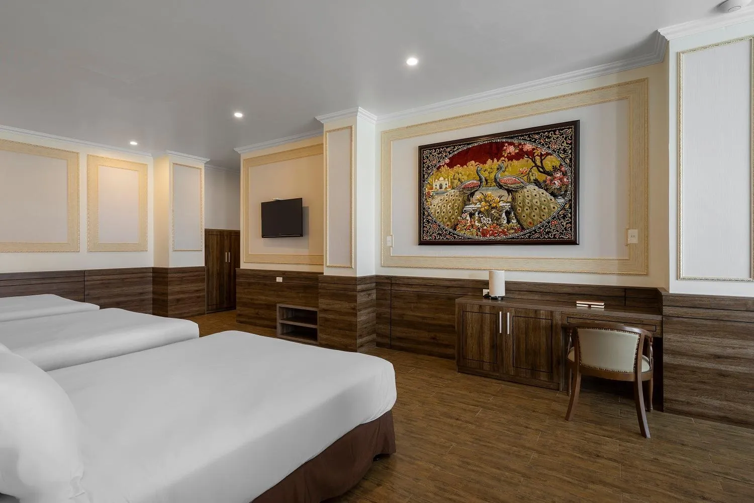 Photo of the whole room, Bed in New Life Hotel - Da Lat