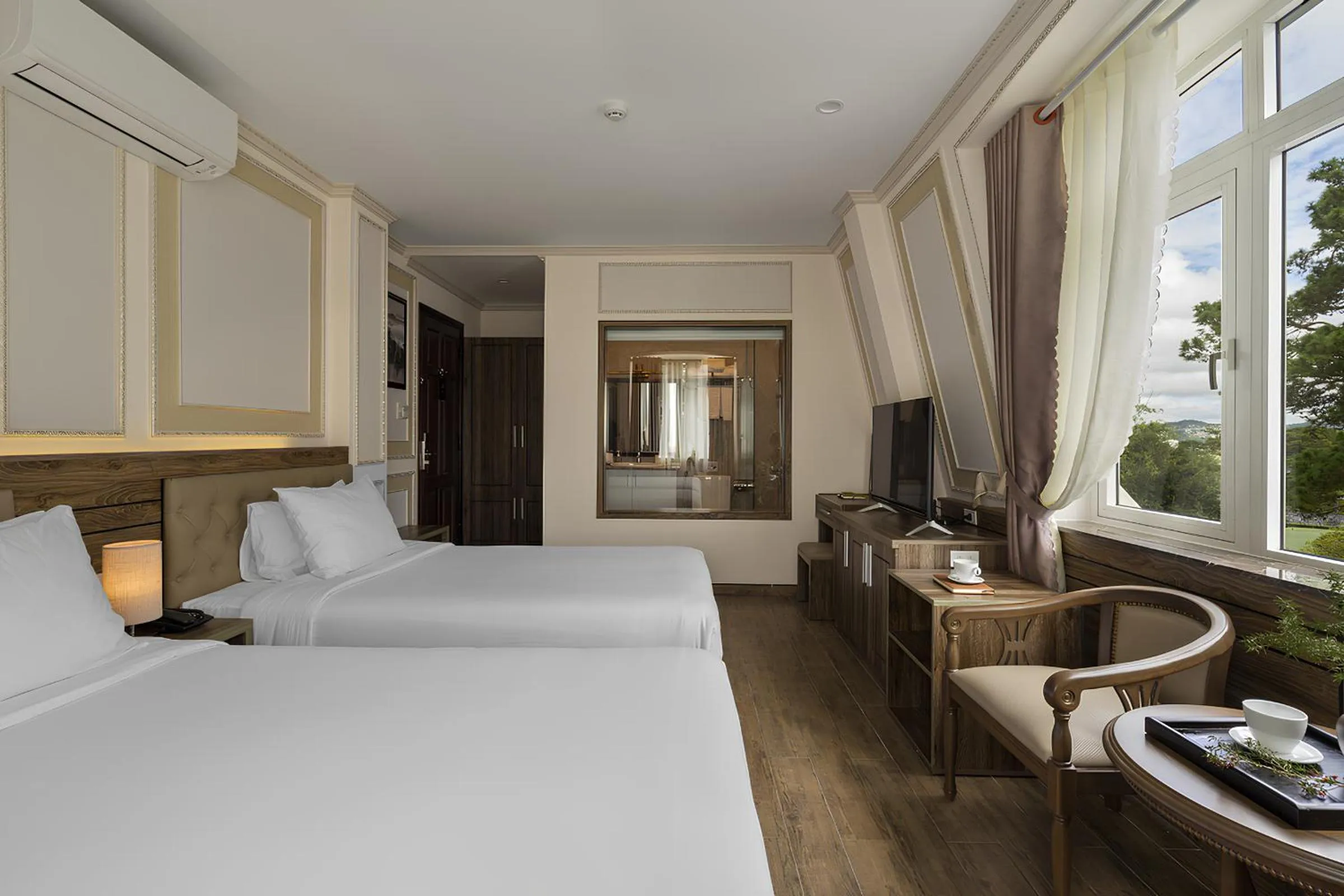 Bed in New Life Hotel - Da Lat