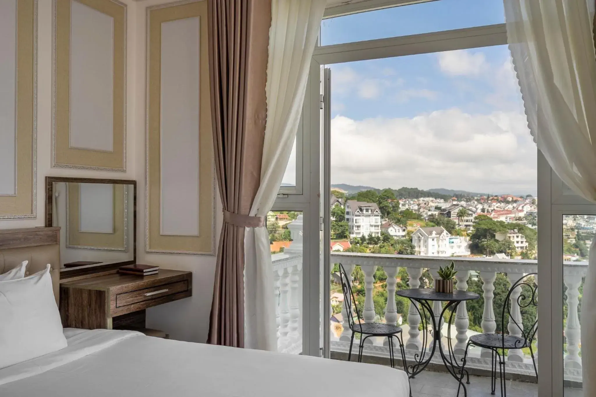 Bed in New Life Hotel - Da Lat Bed in New Life Hotel - Da Lat