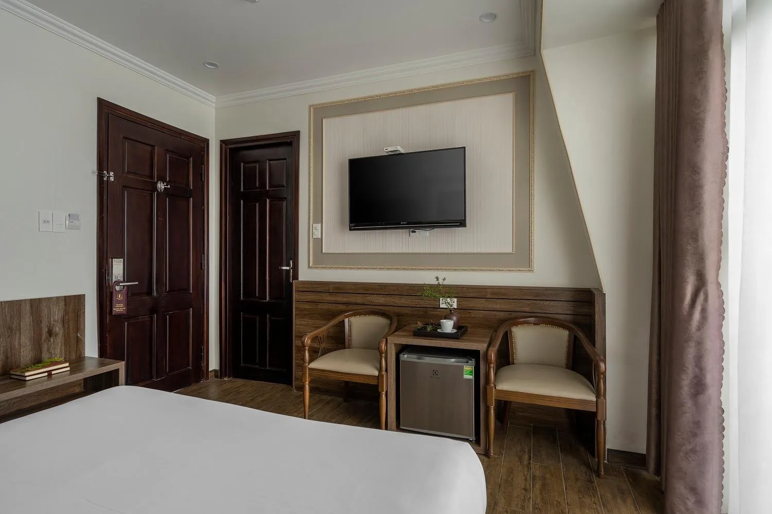 TV and multimedia, Bed in New Life Hotel - Da Lat