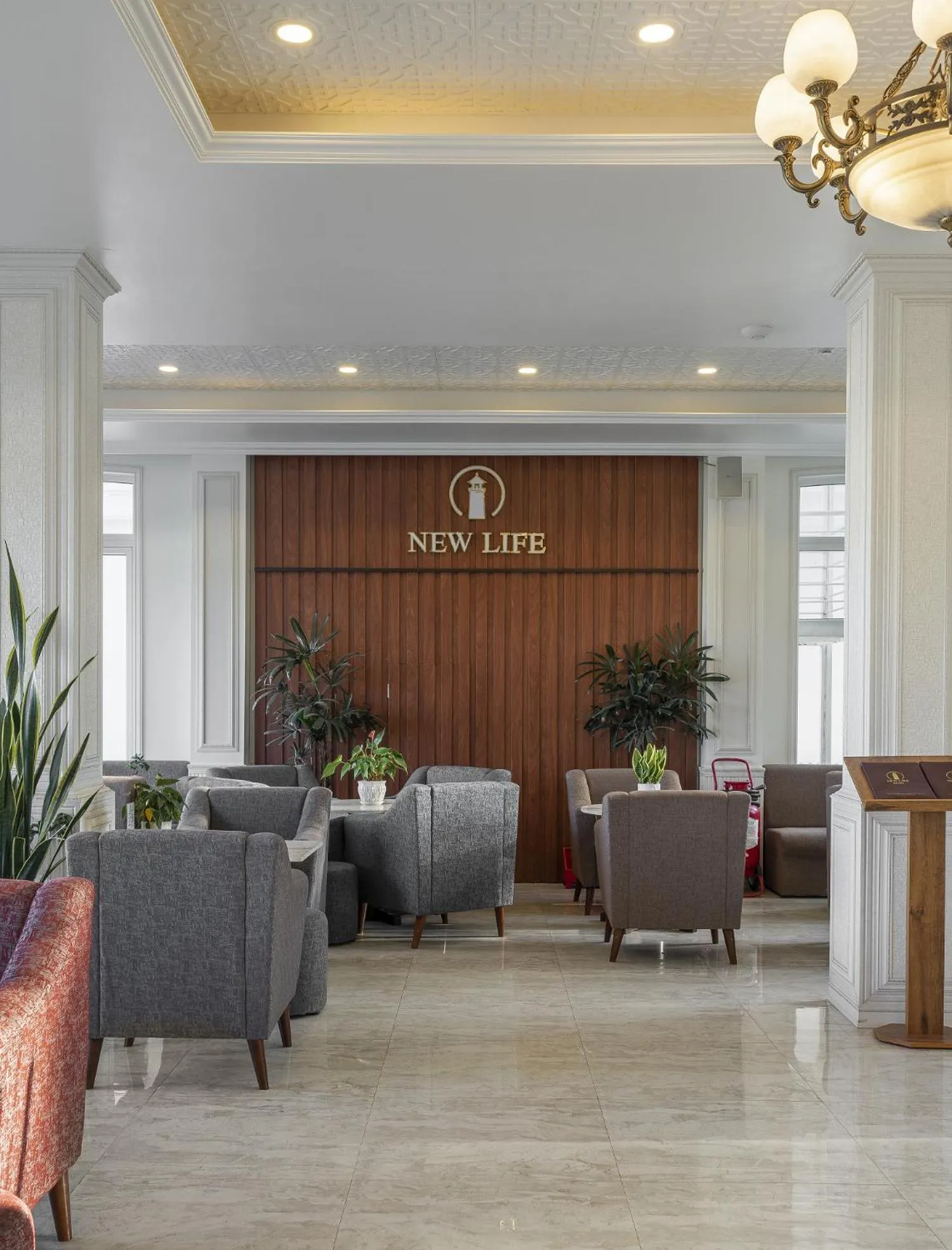 Communal lounge/ TV room in New Life Hotel - Da Lat