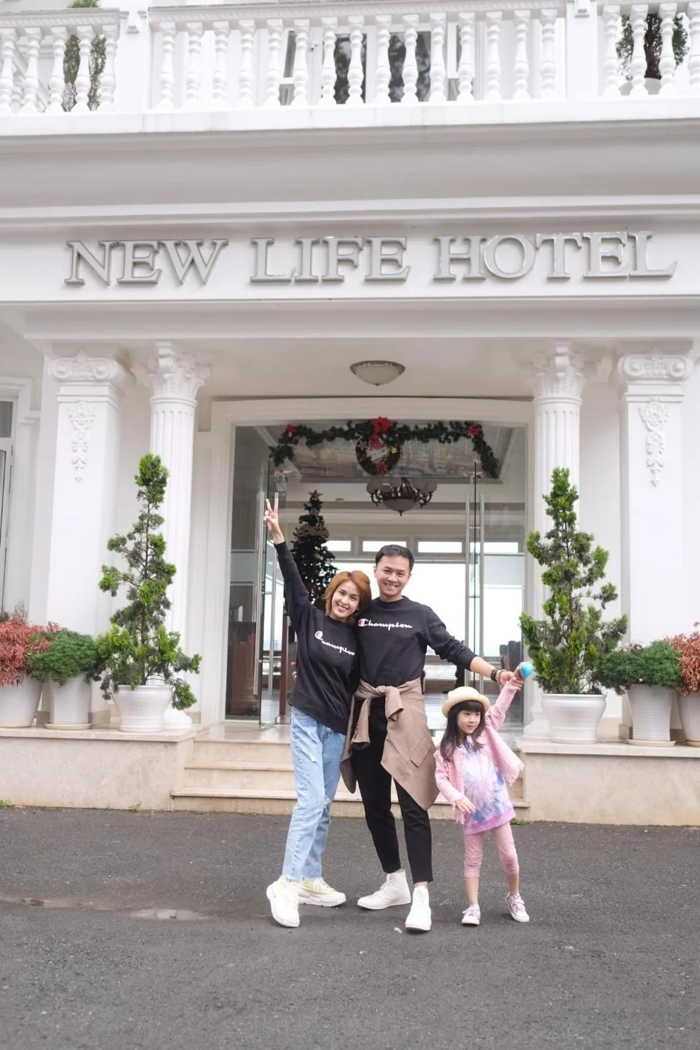 Family in New Life Hotel - Da Lat