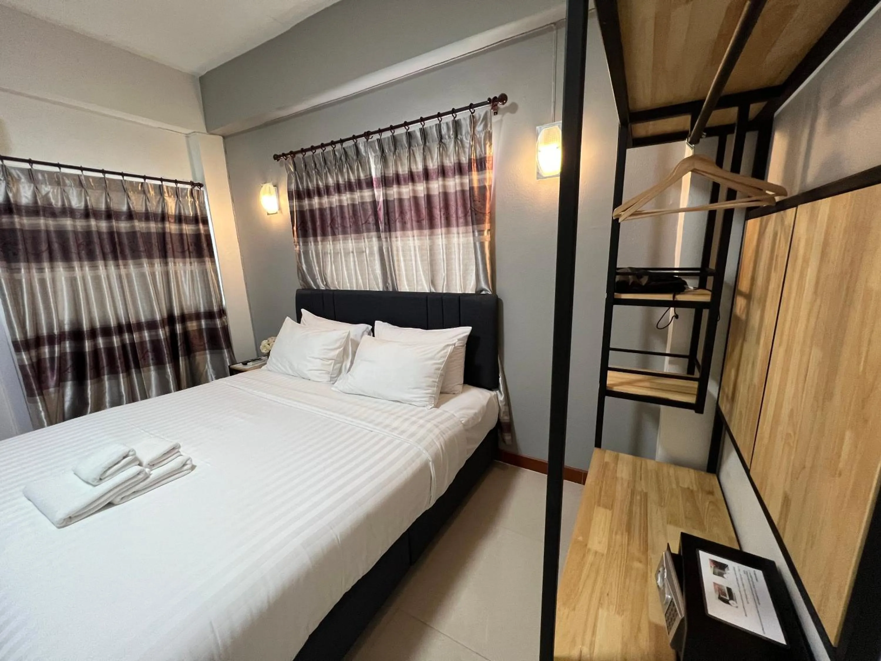 Bedroom, Bed in Golden Nest Hotel Suvarnabhumi