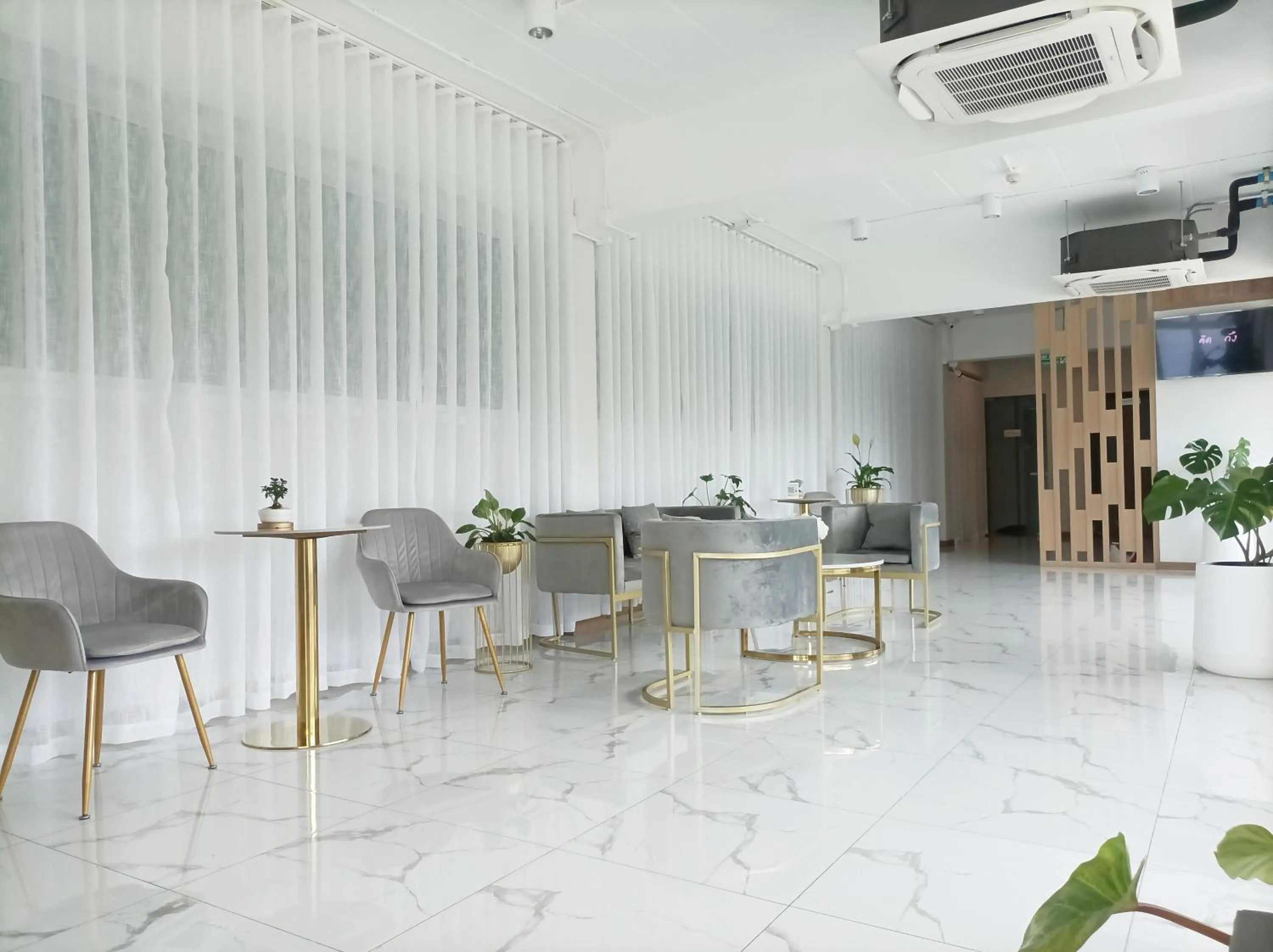 Lobby or reception in Golden Nest Hotel Suvarnabhumi