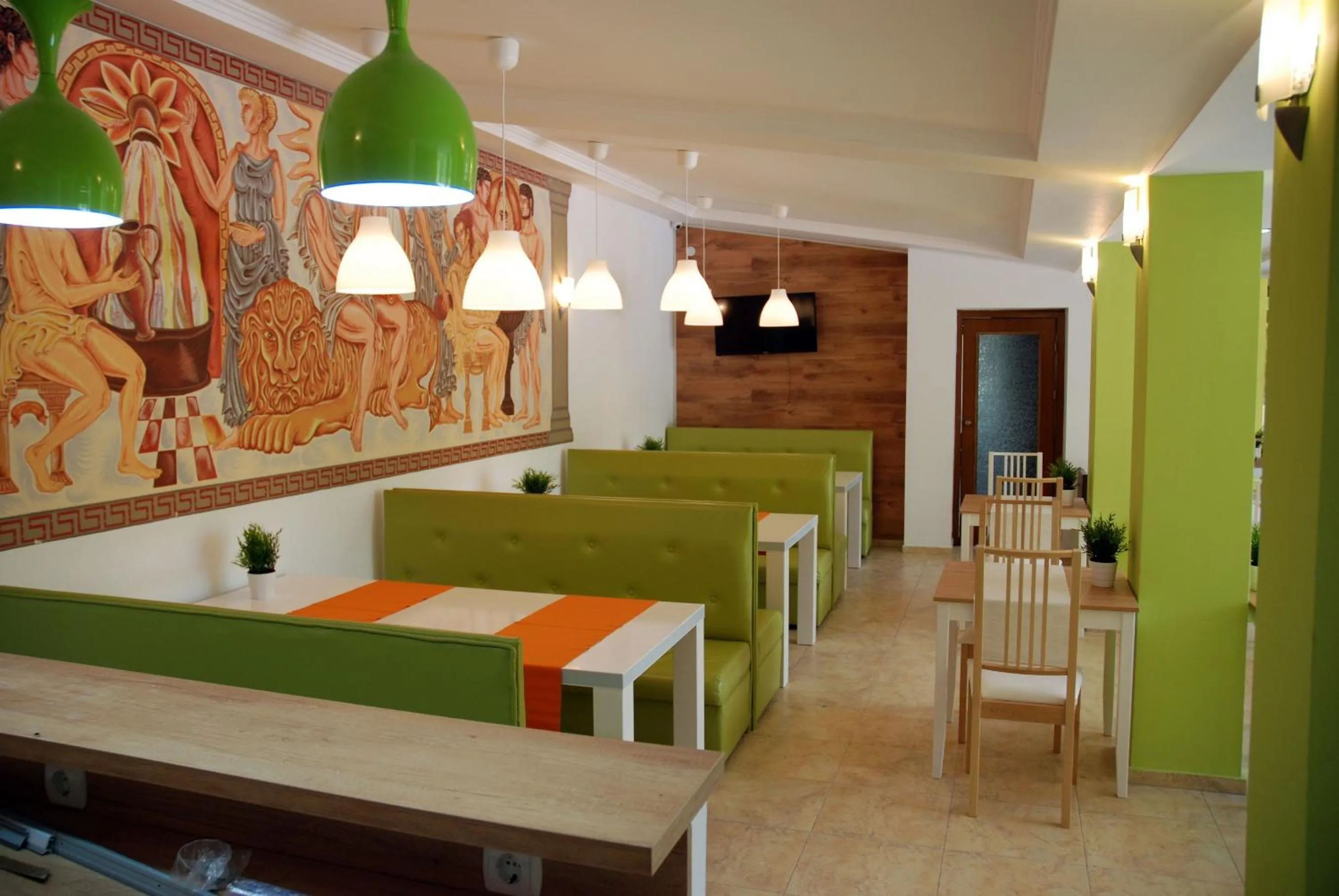 Restaurant/places to eat in Green Hisar Hotel Family