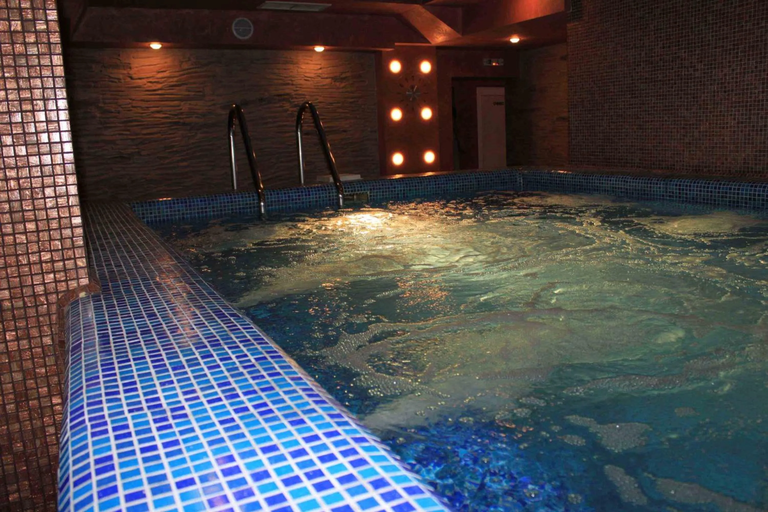 Hot Tub in Green Hisar Hotel Family