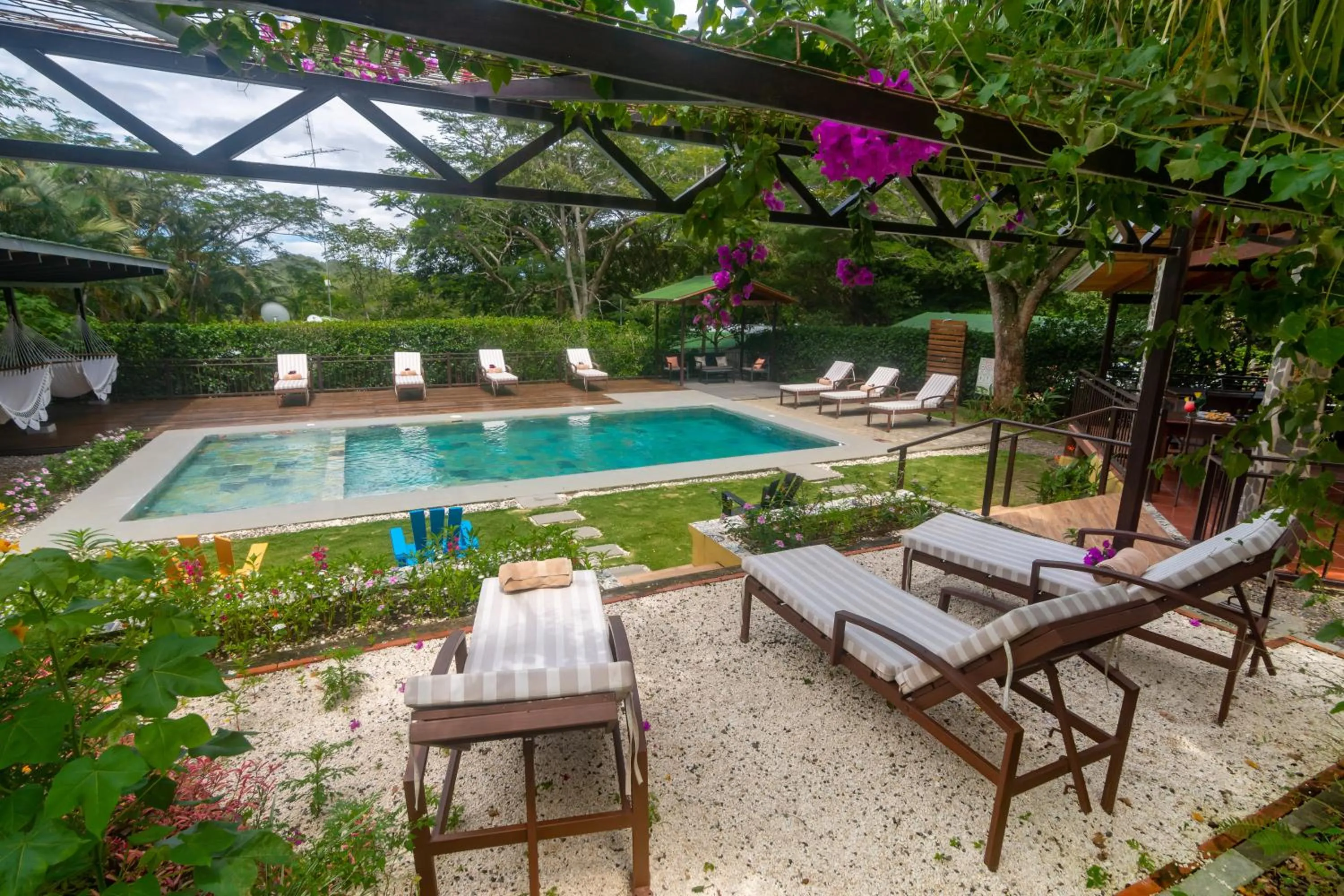 Pool view in Rinconcito Lodge