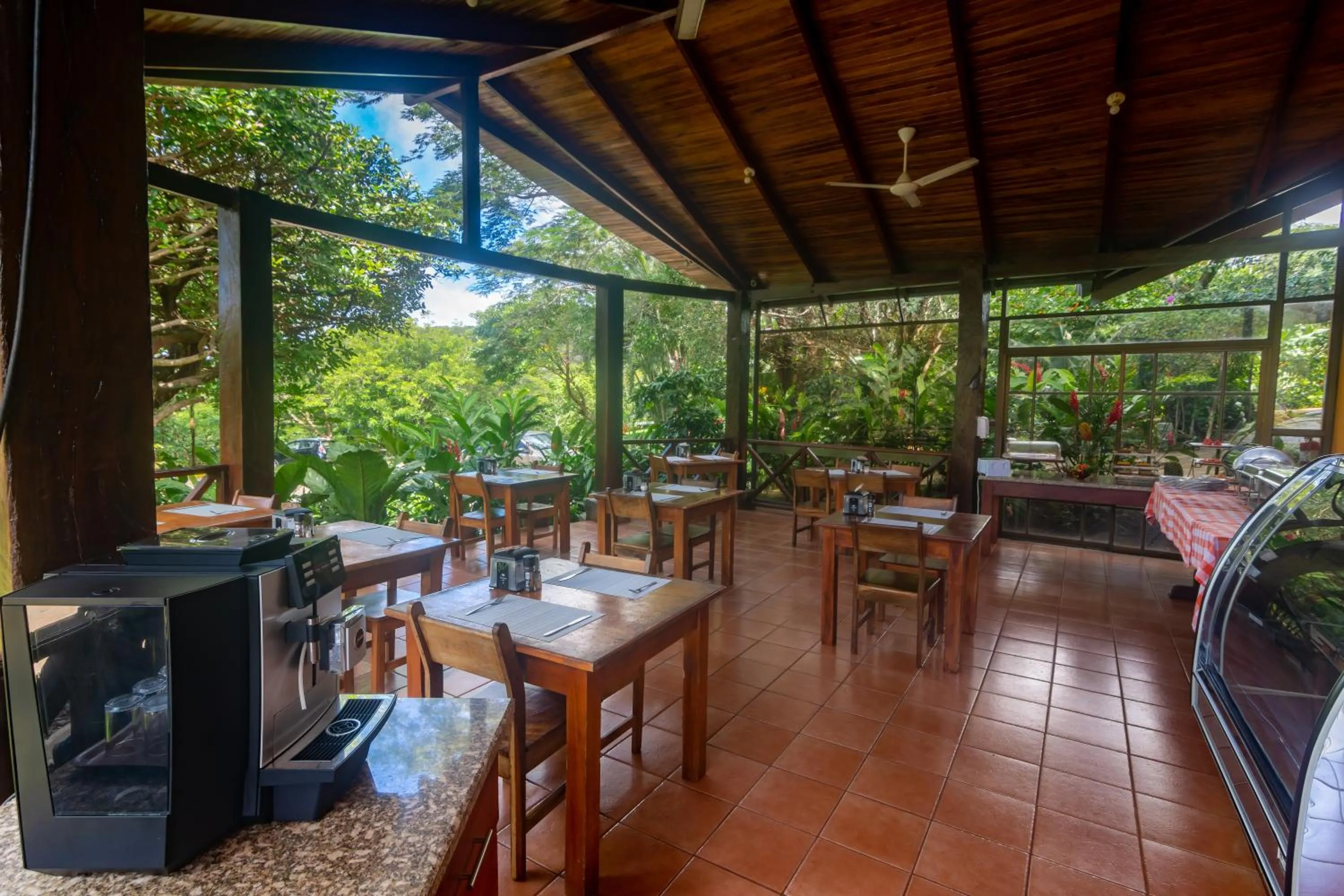 Restaurant/places to eat in Rinconcito Lodge