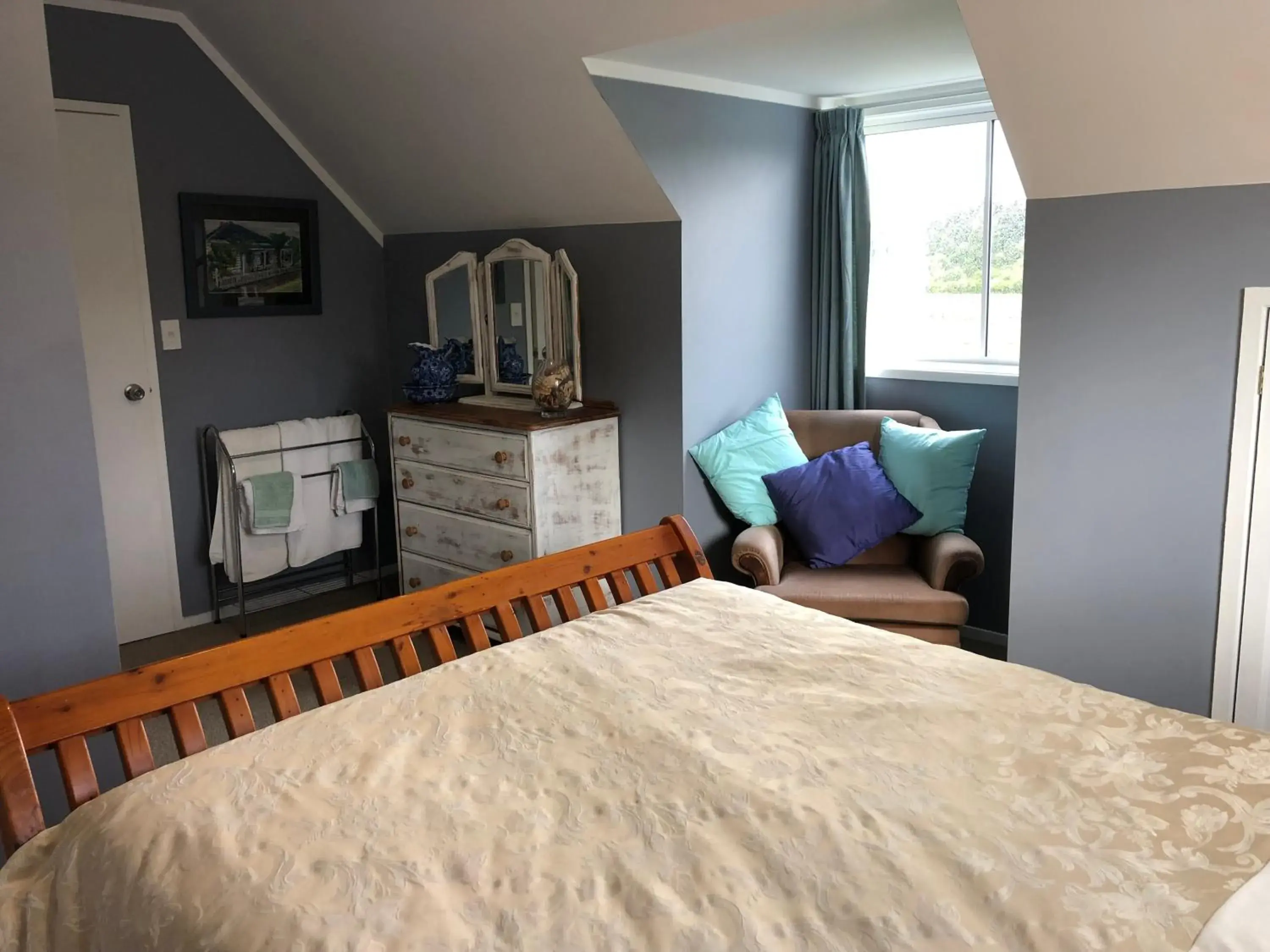 Deluxe Queen Room in Hunua Ranges Deluxe Queen Room in Hunua Ranges