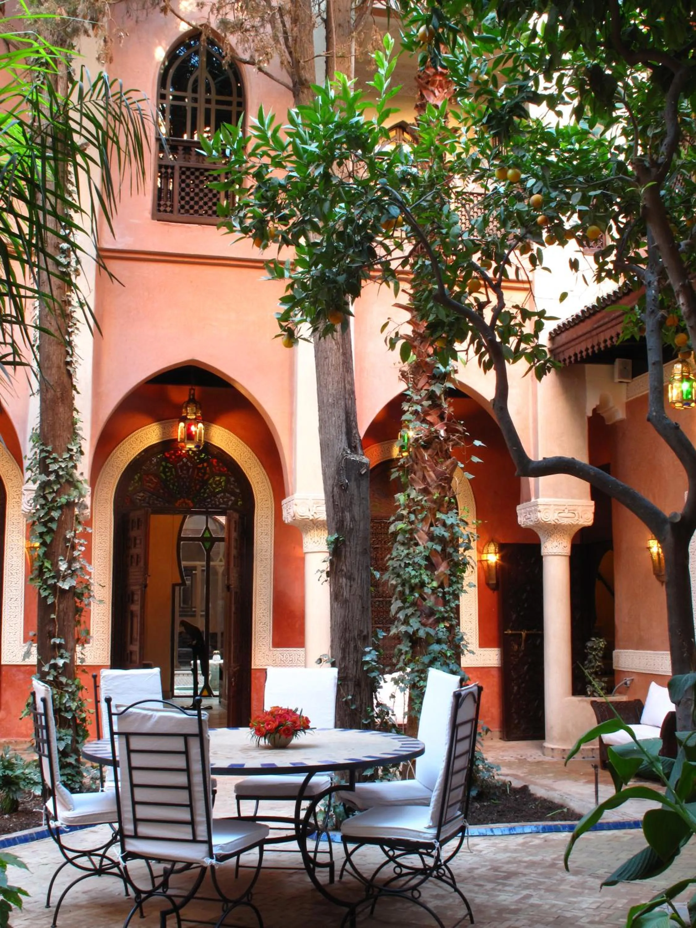 Restaurant/places to eat in Riad Le Perroquet Bleu Suites & Spa