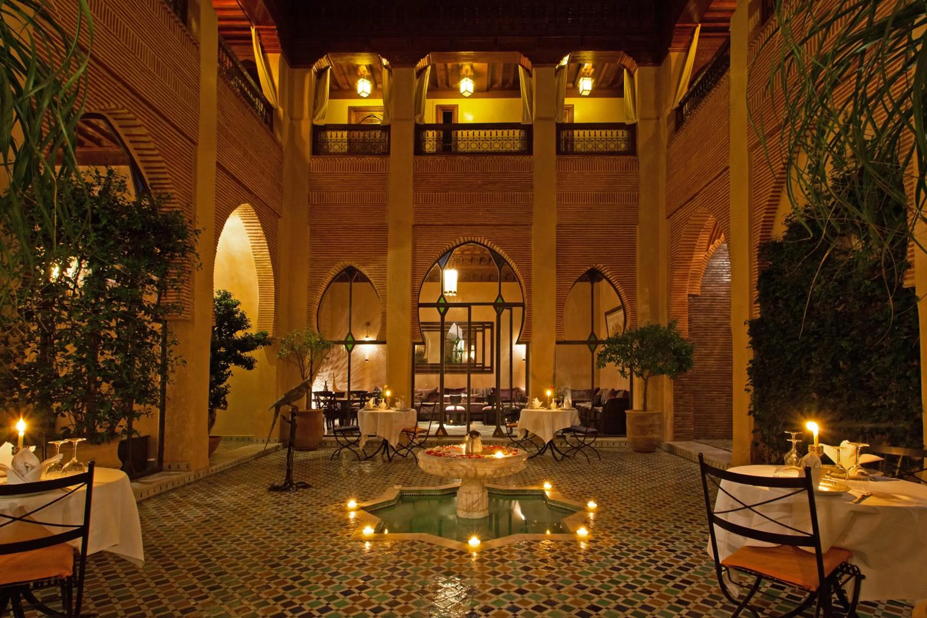 Restaurant/places to eat in Riad Le Perroquet Bleu Suites & Spa