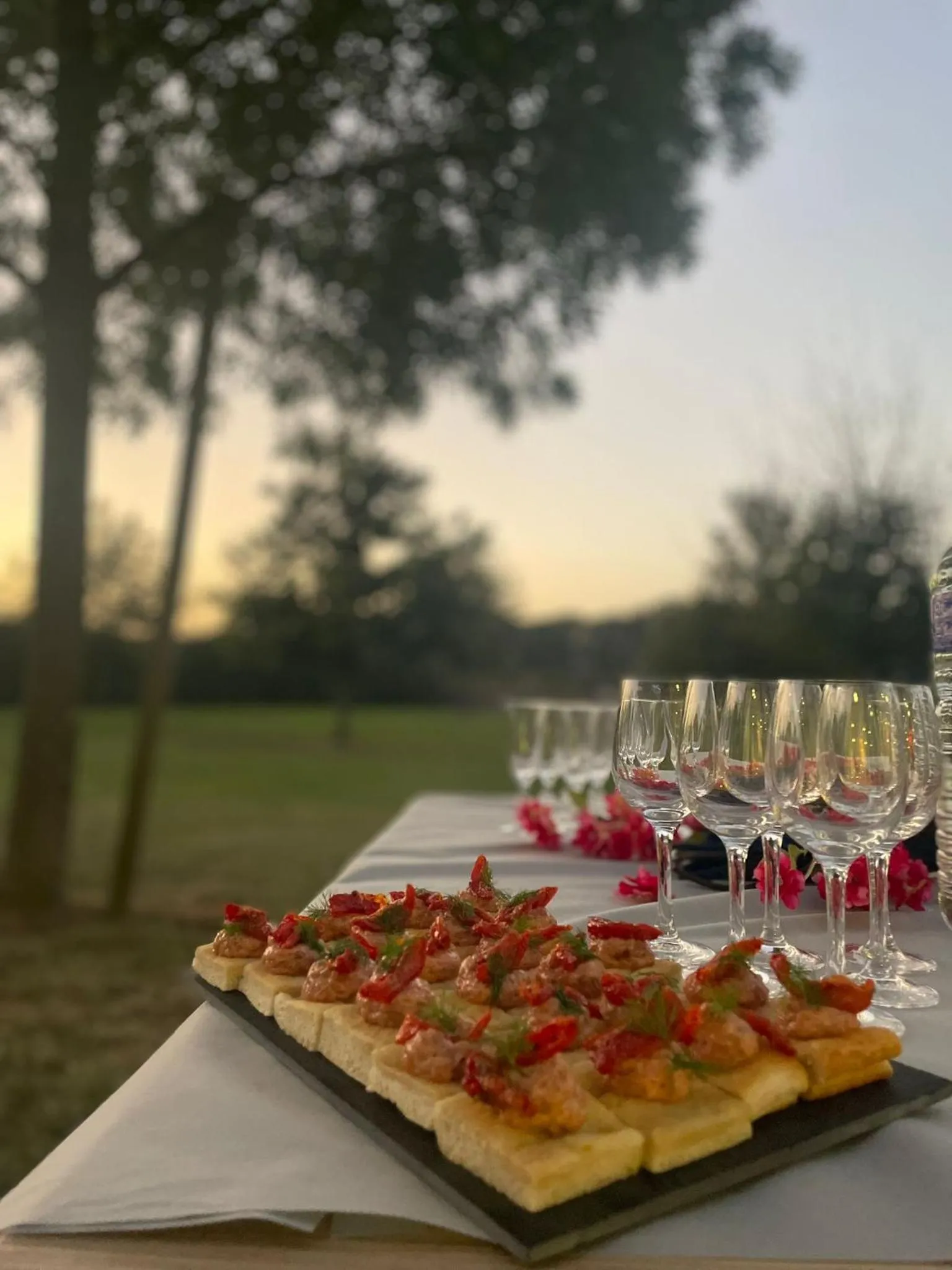 Restaurant/places to eat in Hôtel la Verriaire - The Originals