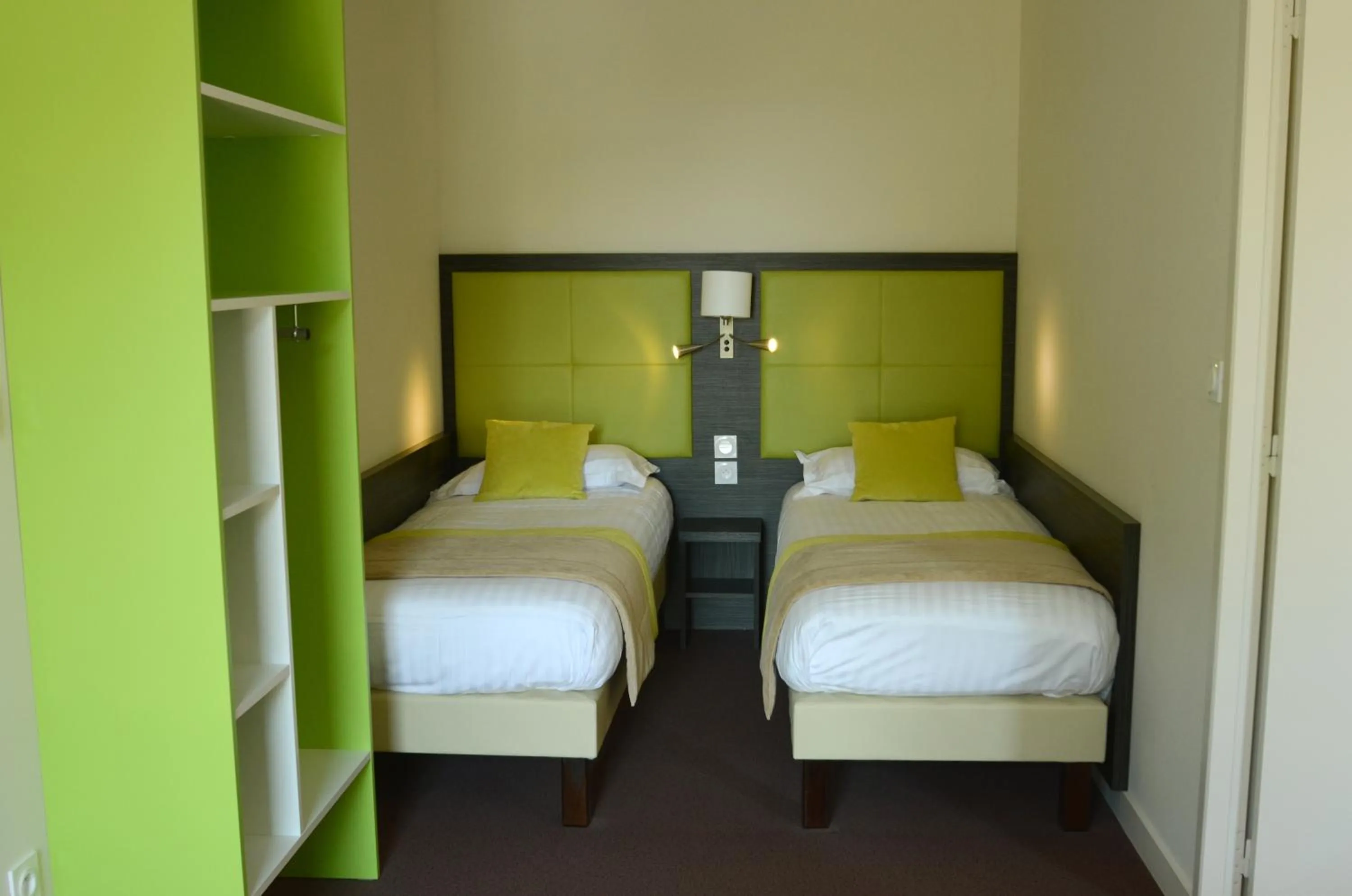 Bedroom, Bed in Hôtel la Verriaire - The Originals