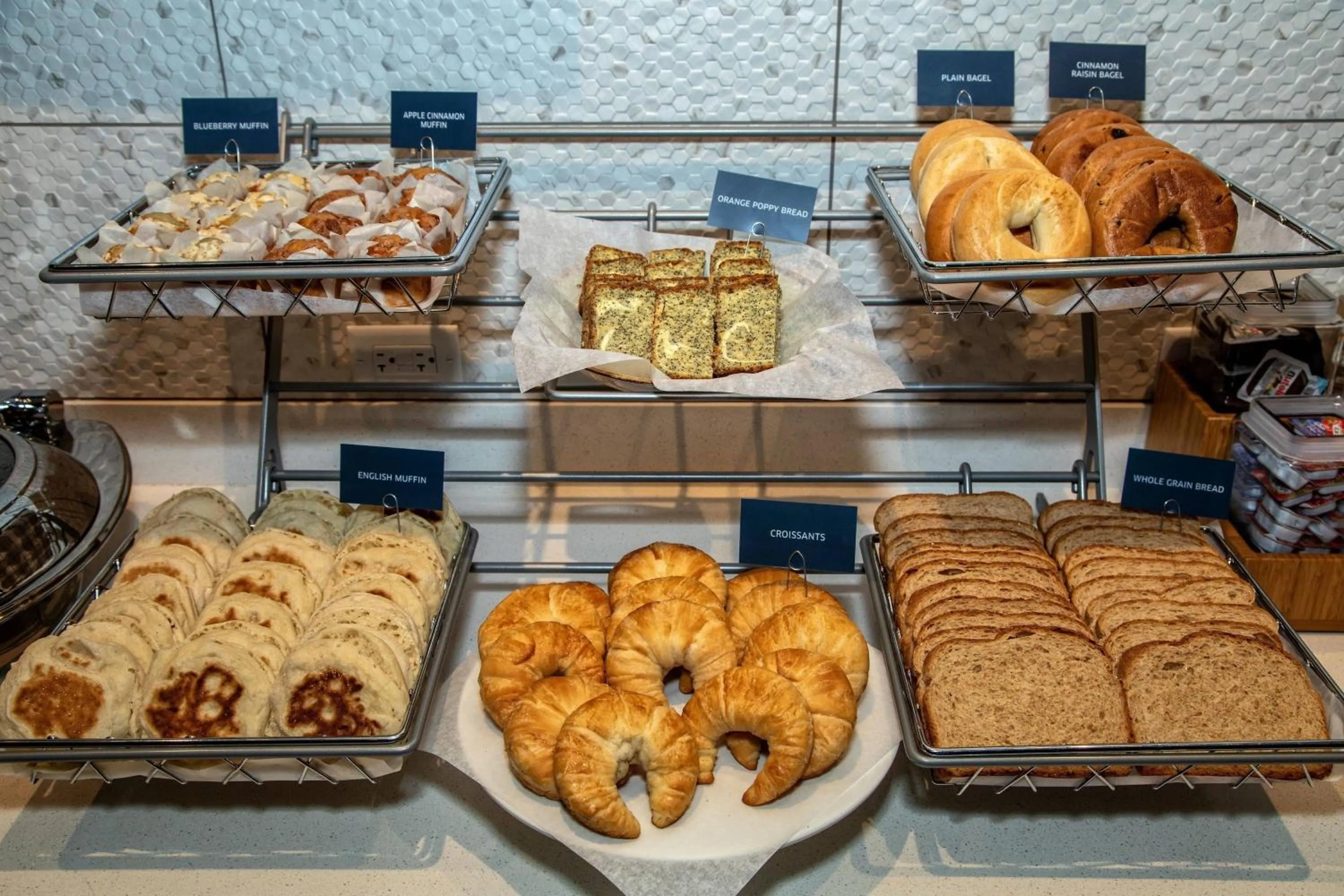 Breakfast in SpringHill Suites by Marriott Nashville Brentwood