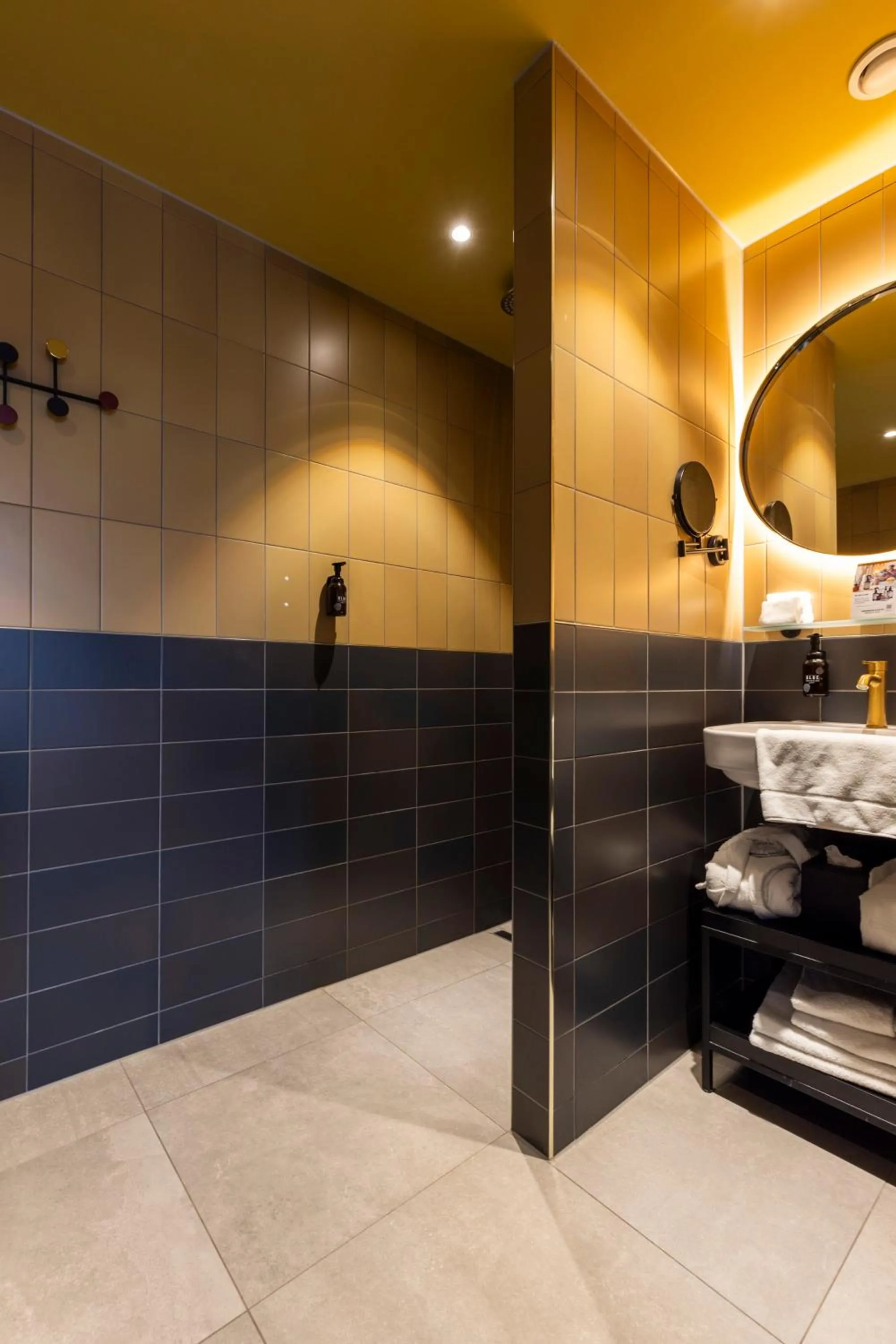 Shower in Fletcher Boutique Hotel Slaak-Rotterdam