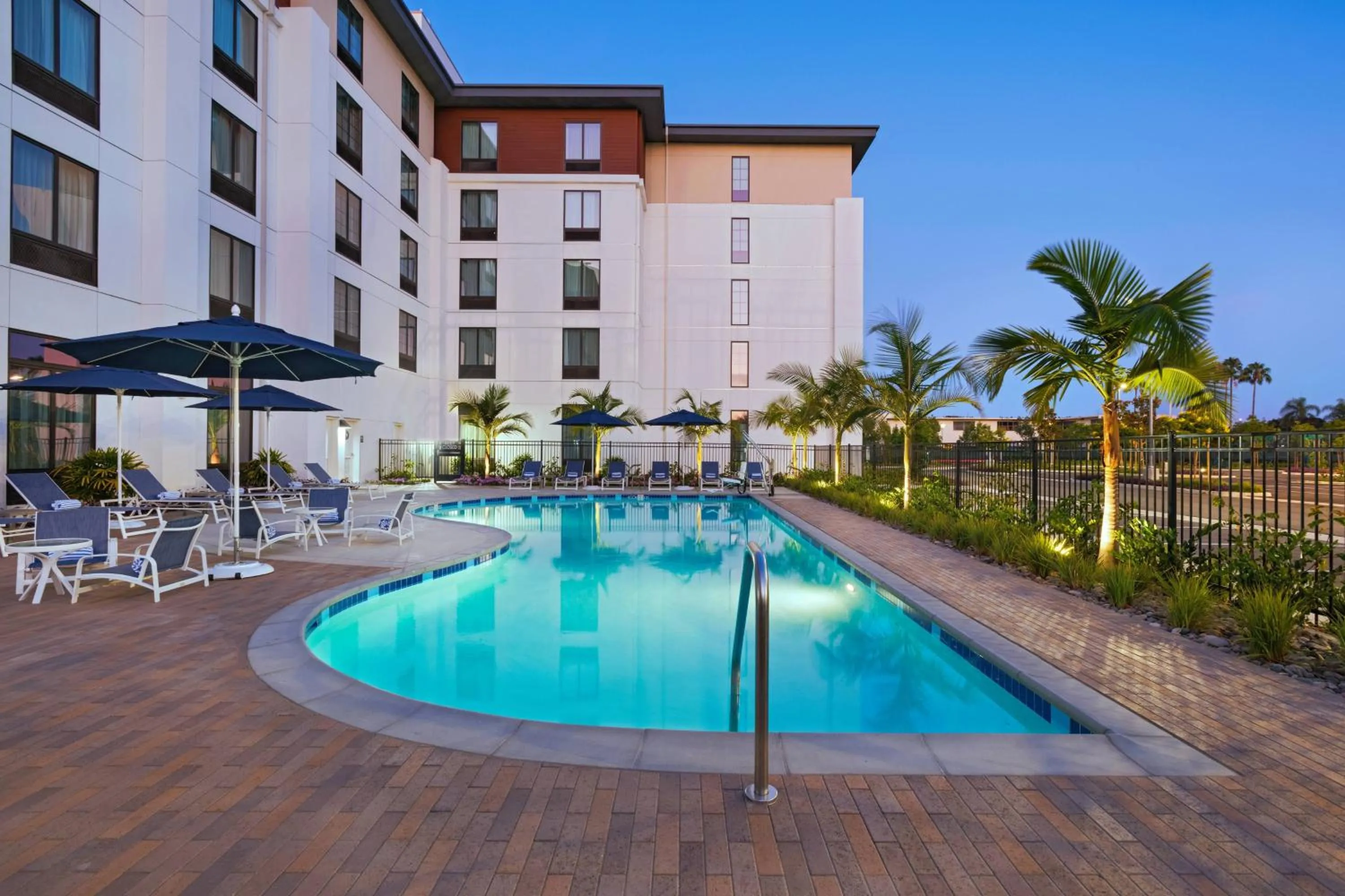 Swimming pool in TownePlace Suites by Marriott San Diego Airport/Liberty Station