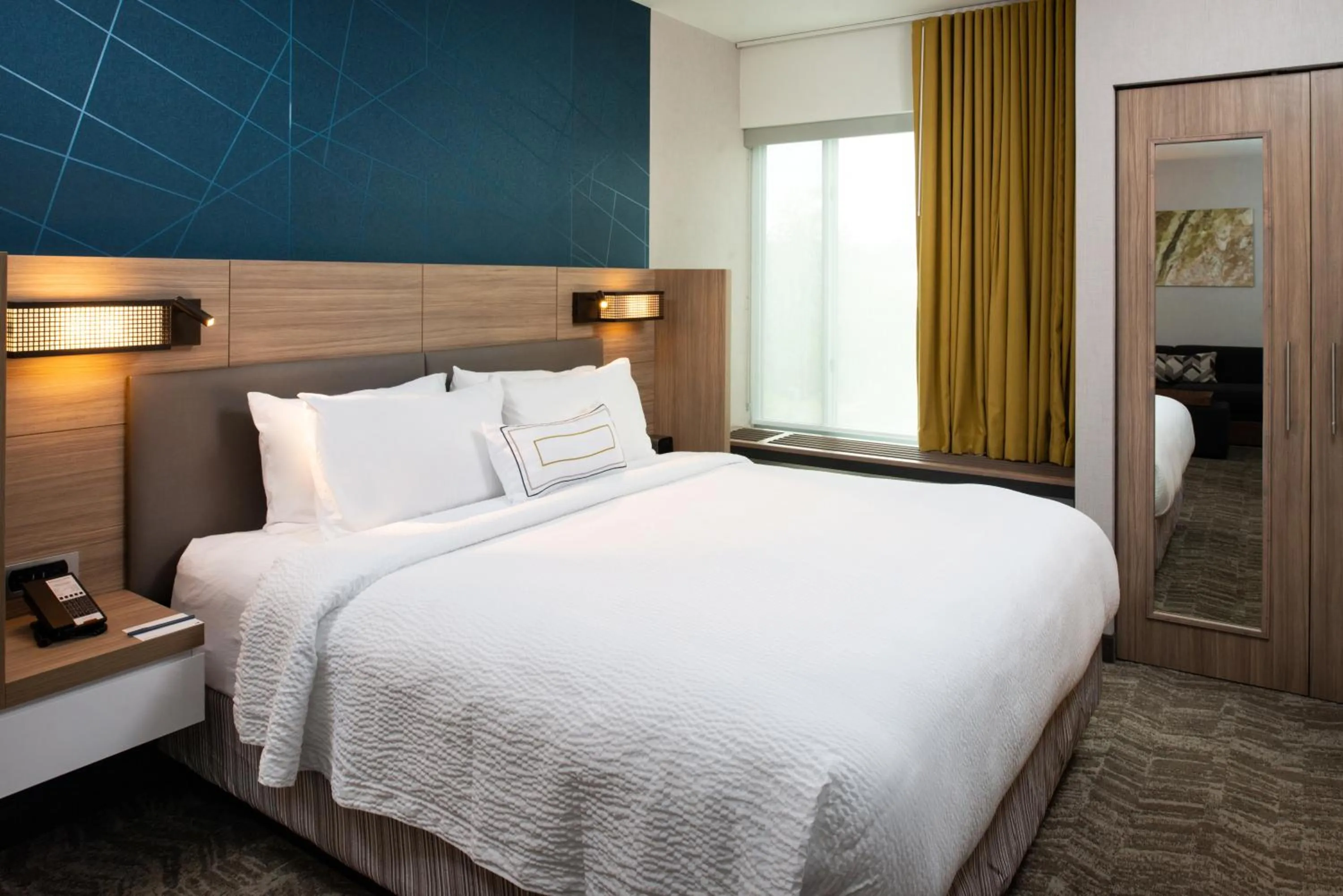 Bed in SpringHill Suites by Marriott Elizabethtown