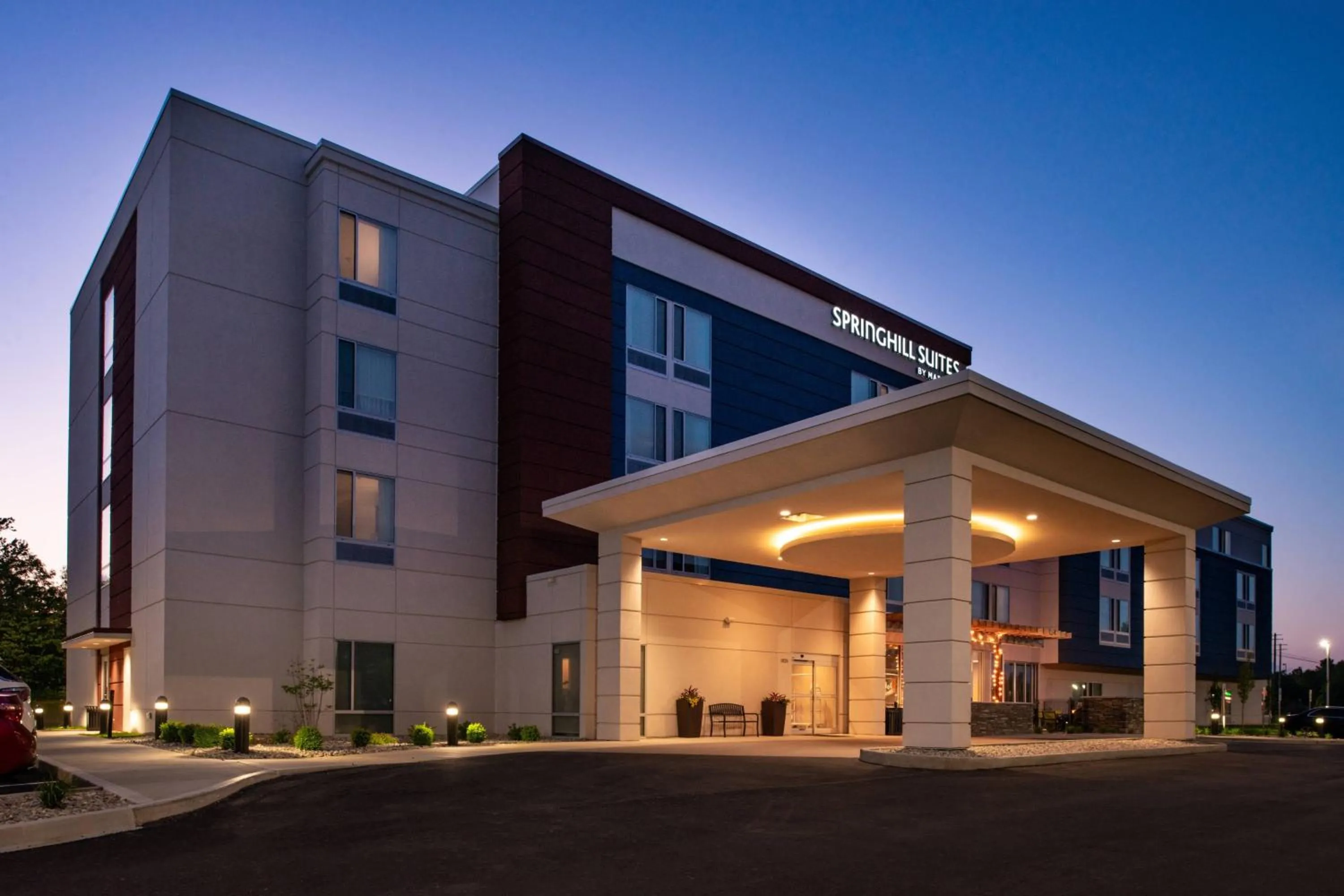 Property building in SpringHill Suites by Marriott Elizabethtown