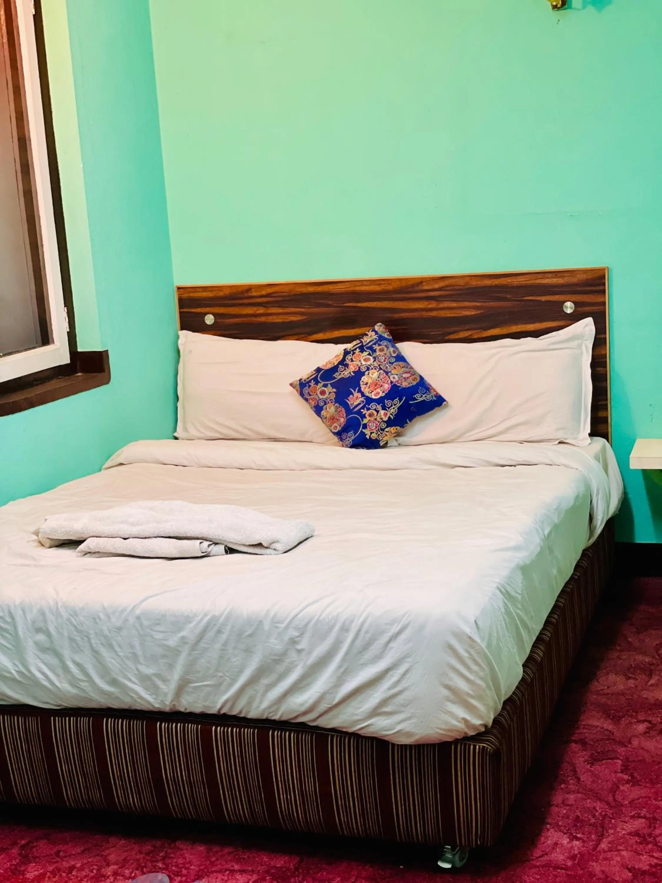 Bed in Heranya La:Ku