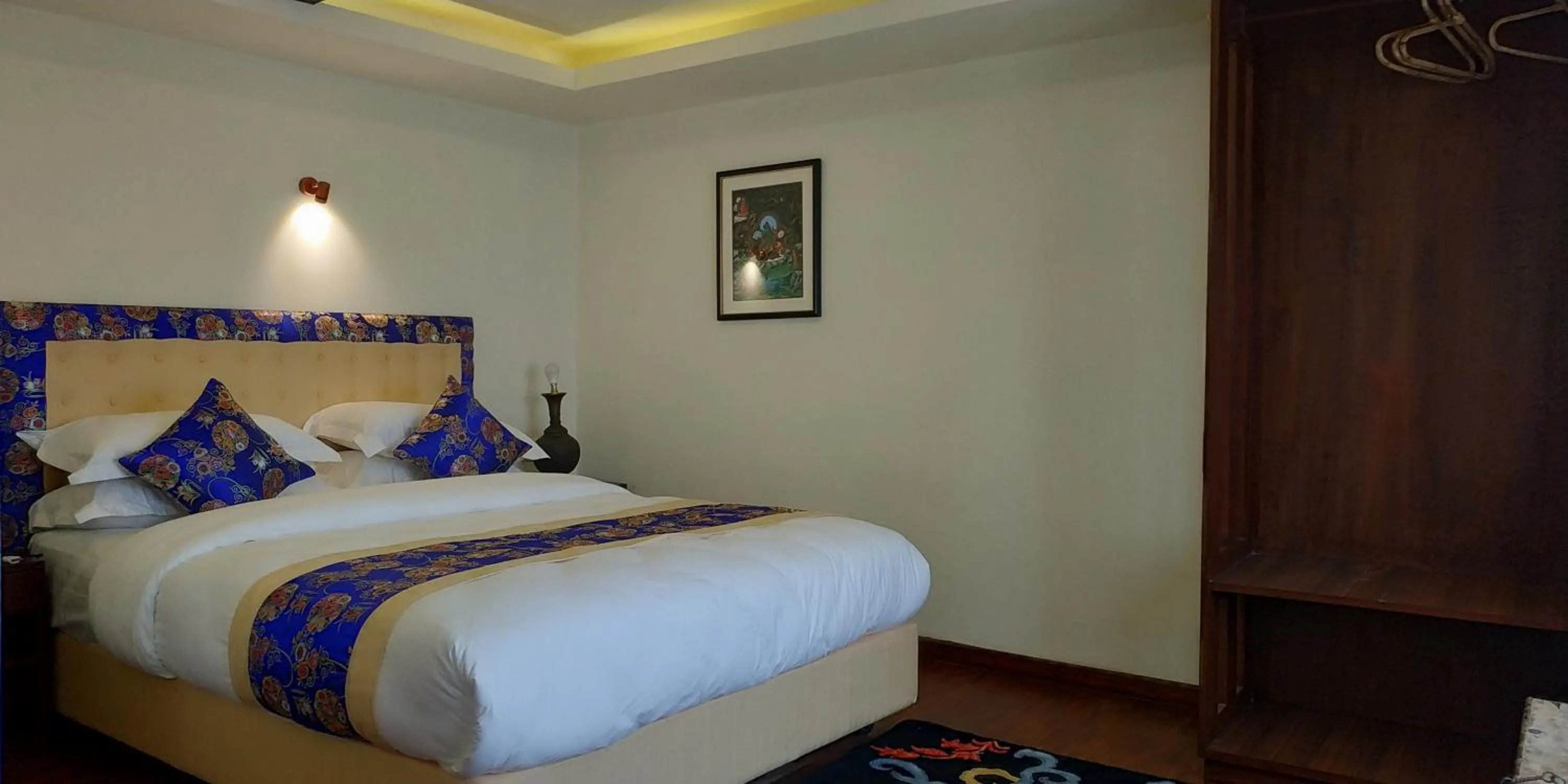 Bed in Heranya La:Ku