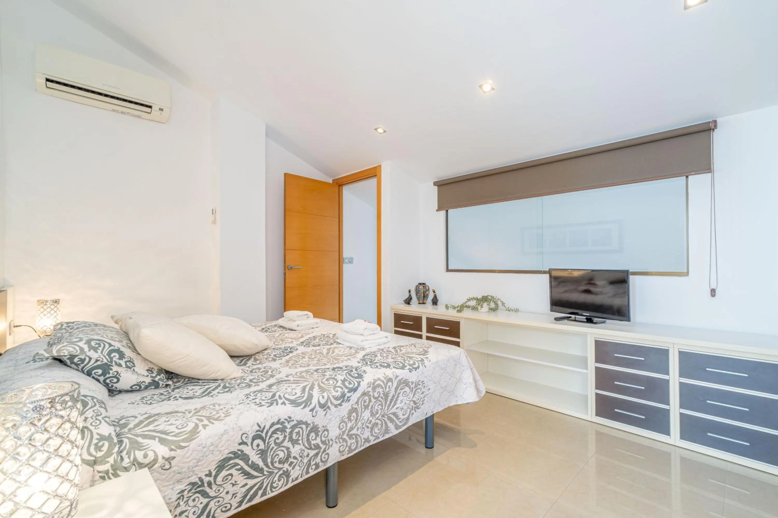 Bedroom, Bed in Apart-rent Penthouse Port Grec 0160