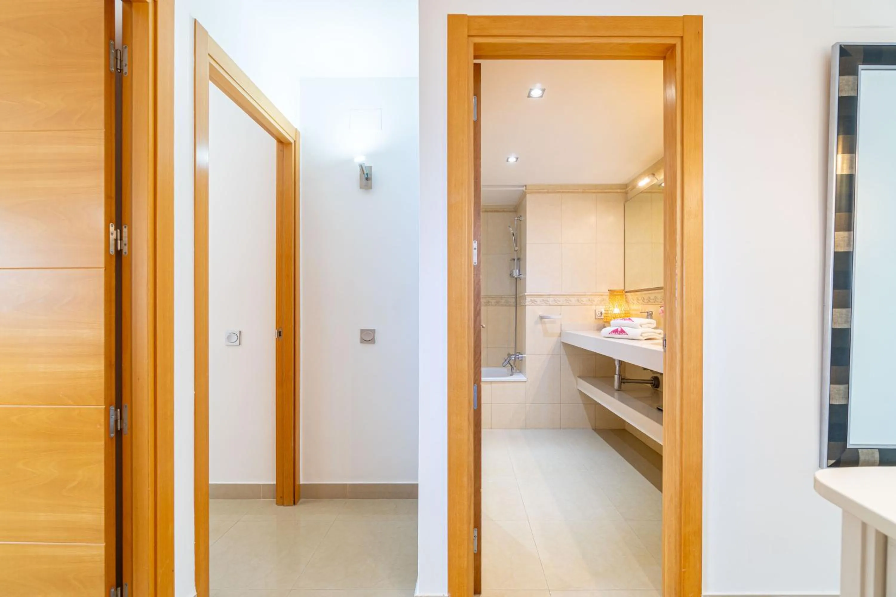 Bathroom, Bed in Apart-rent Penthouse Port Grec 0160