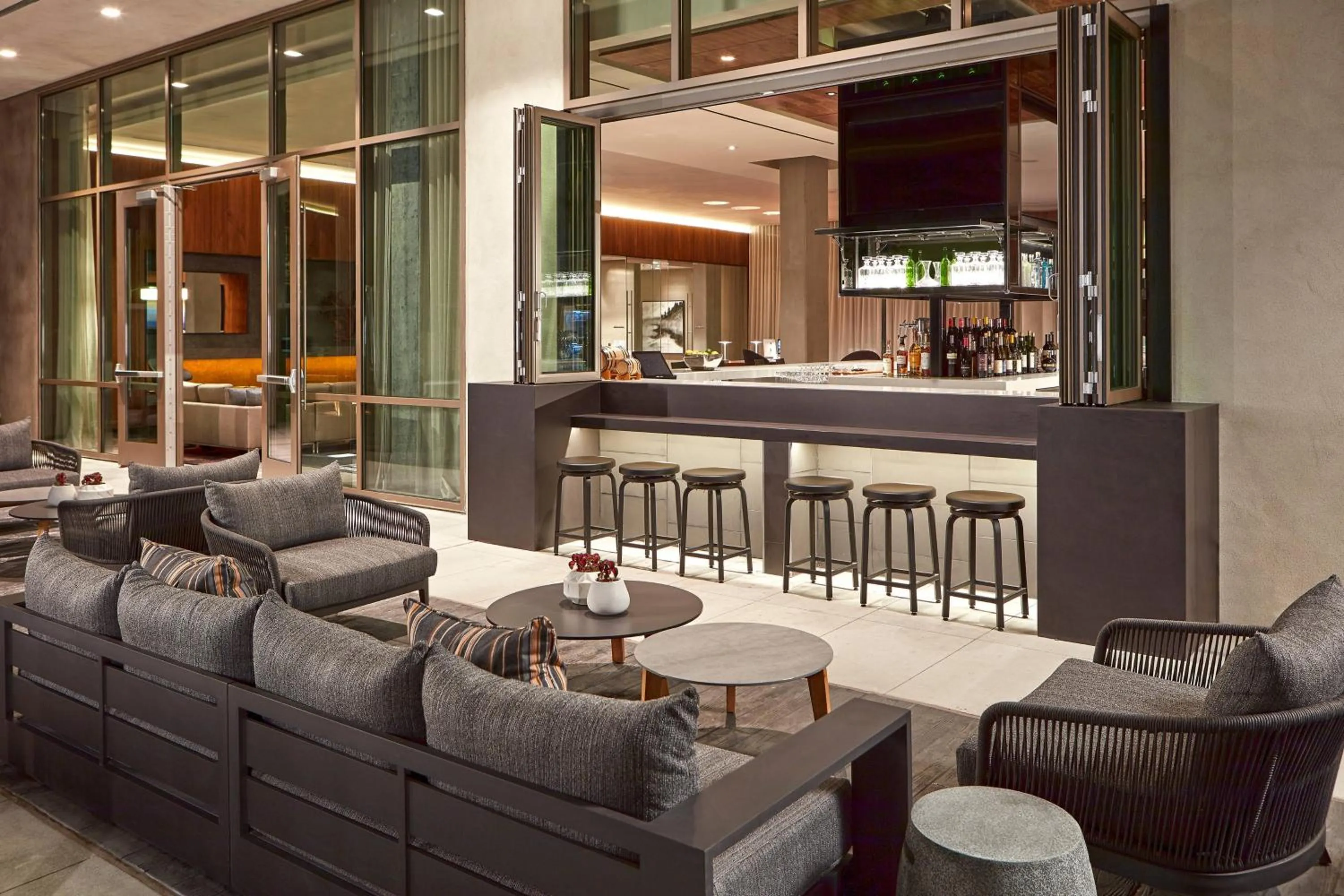 Lounge or bar in AC Hotel by Marriott San Jose Santa Clara