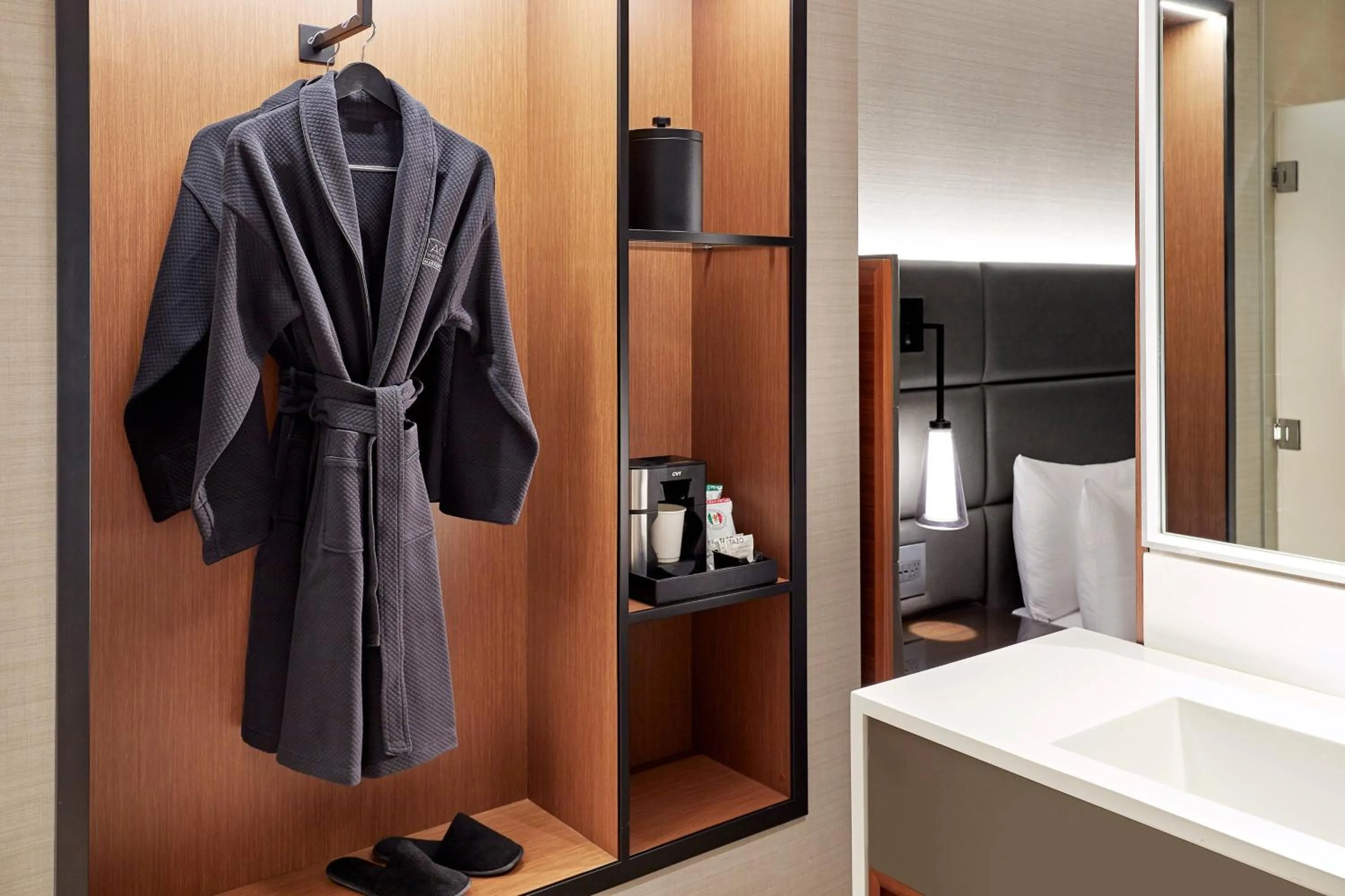 Bedroom, Bed in AC Hotel by Marriott San Jose Santa Clara