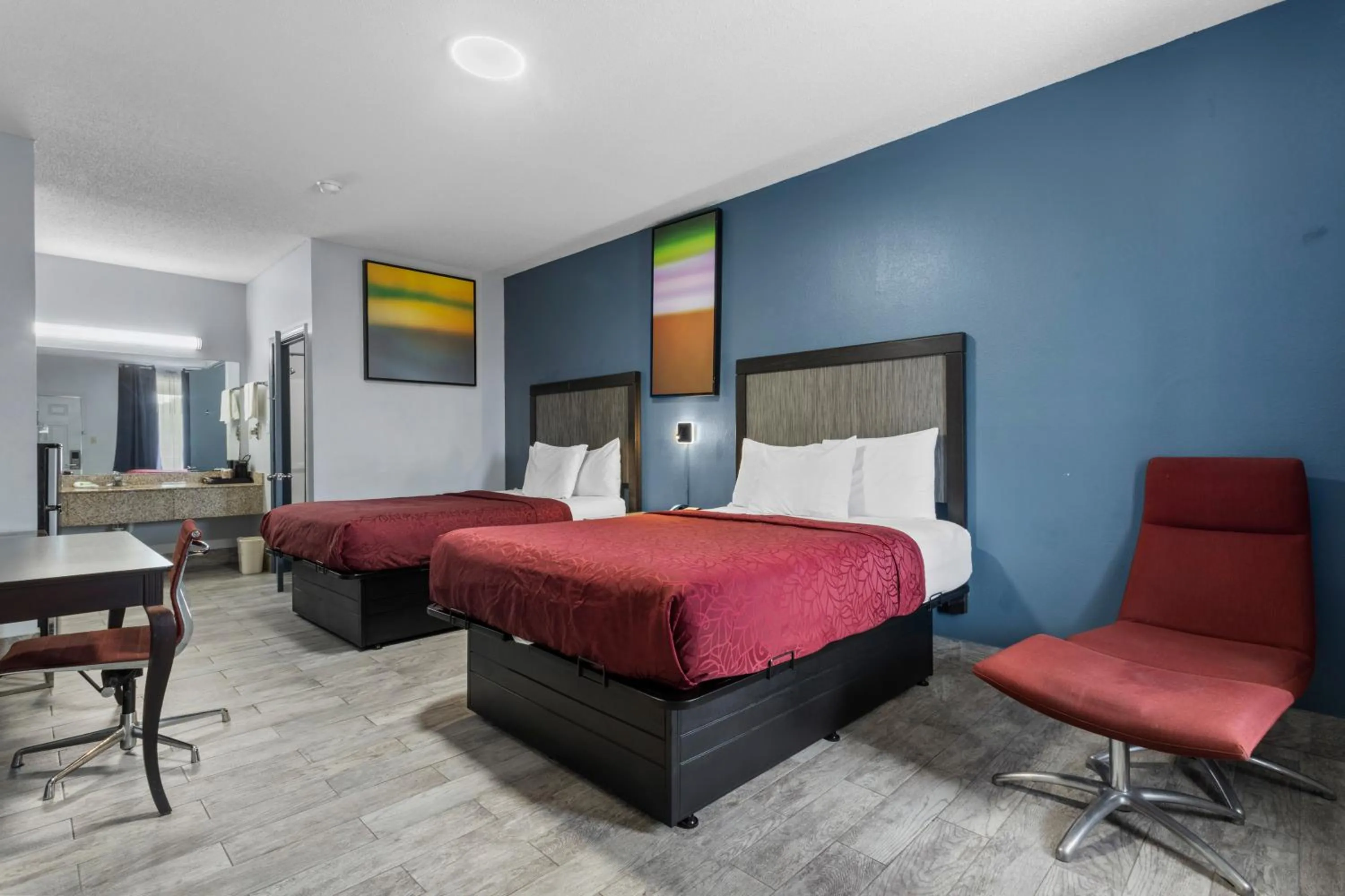 Bed in MAGNOLIA INN of BILOXI,OCEAN SPRINGS,PASCAGOULA & GAUTIER