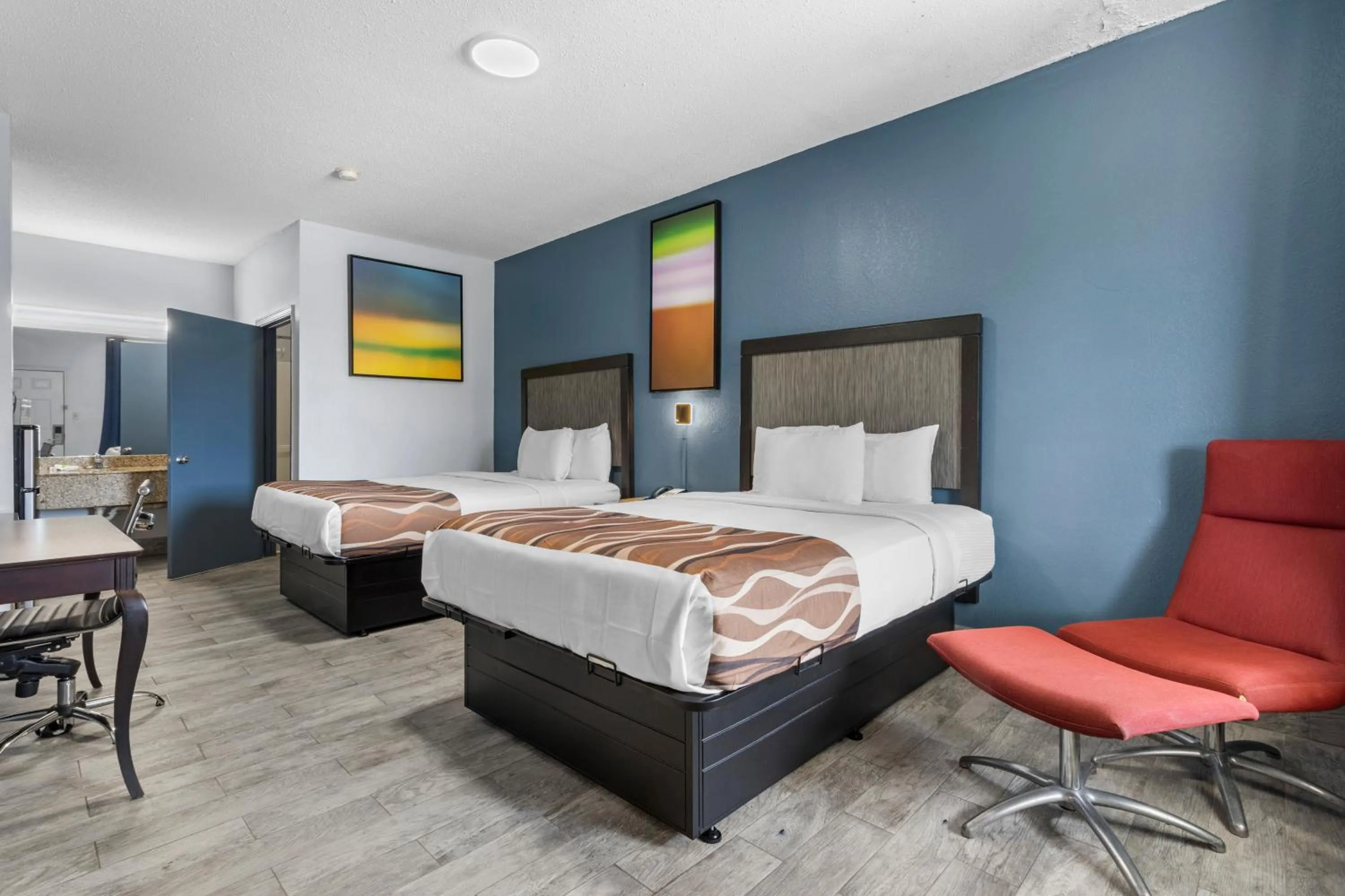 Bed in MAGNOLIA INN of BILOXI,OCEAN SPRINGS,PASCAGOULA & GAUTIER