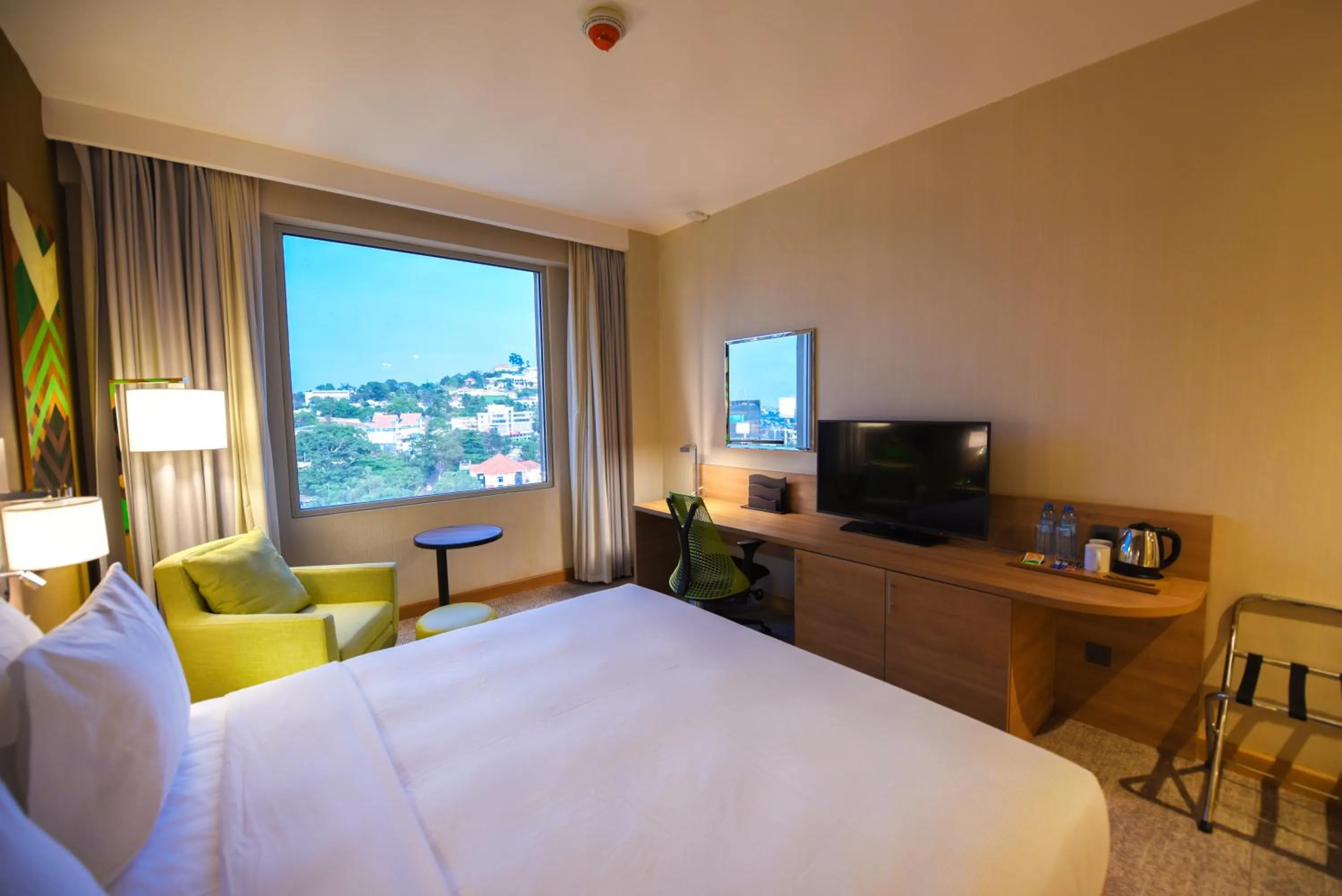 Bedroom, Bed in Hilton Garden Inn Kampala