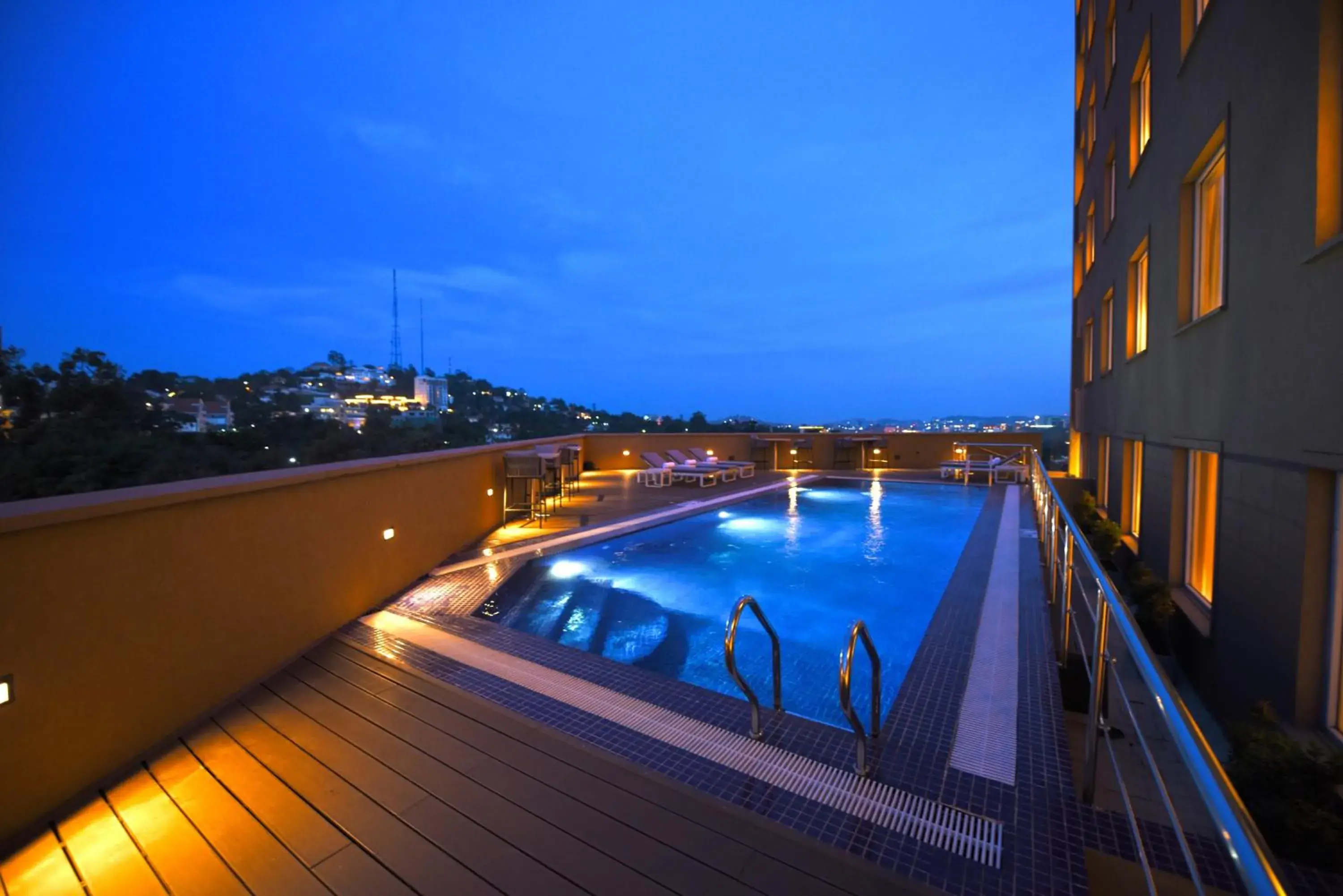 Swimming pool in Hilton Garden Inn Kampala Swimming pool in Hilton Garden Inn Kampala