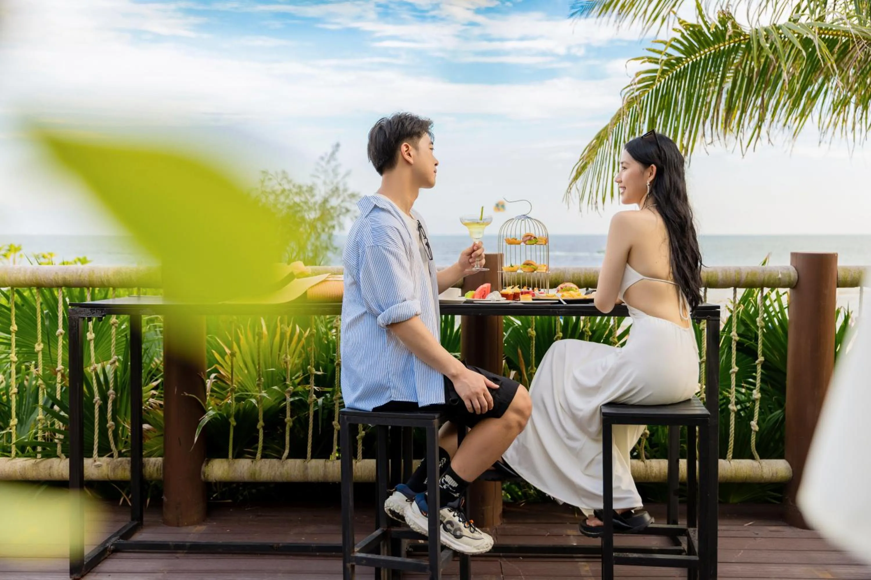 Swimming pool in DoubleTree by Hilton Shanwei