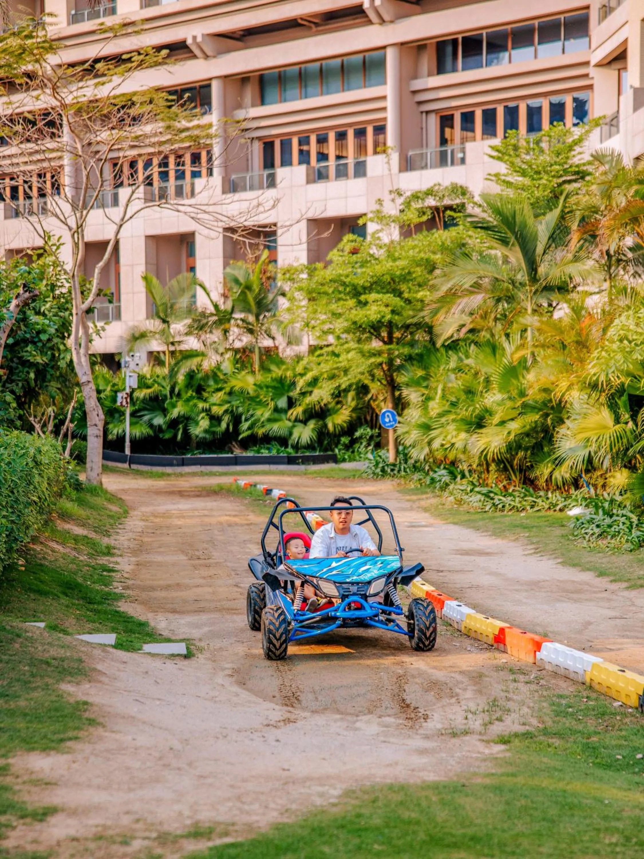 Guests in DoubleTree by Hilton Shanwei
