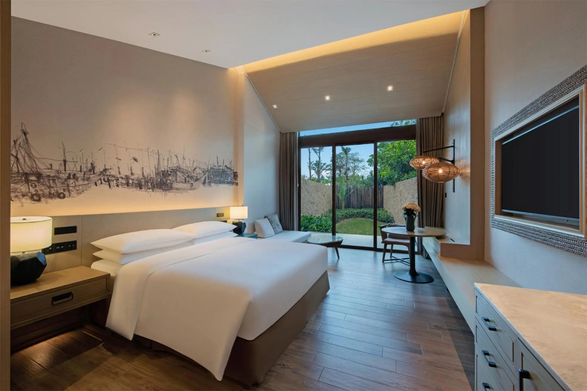 Bed in DoubleTree by Hilton Shanwei