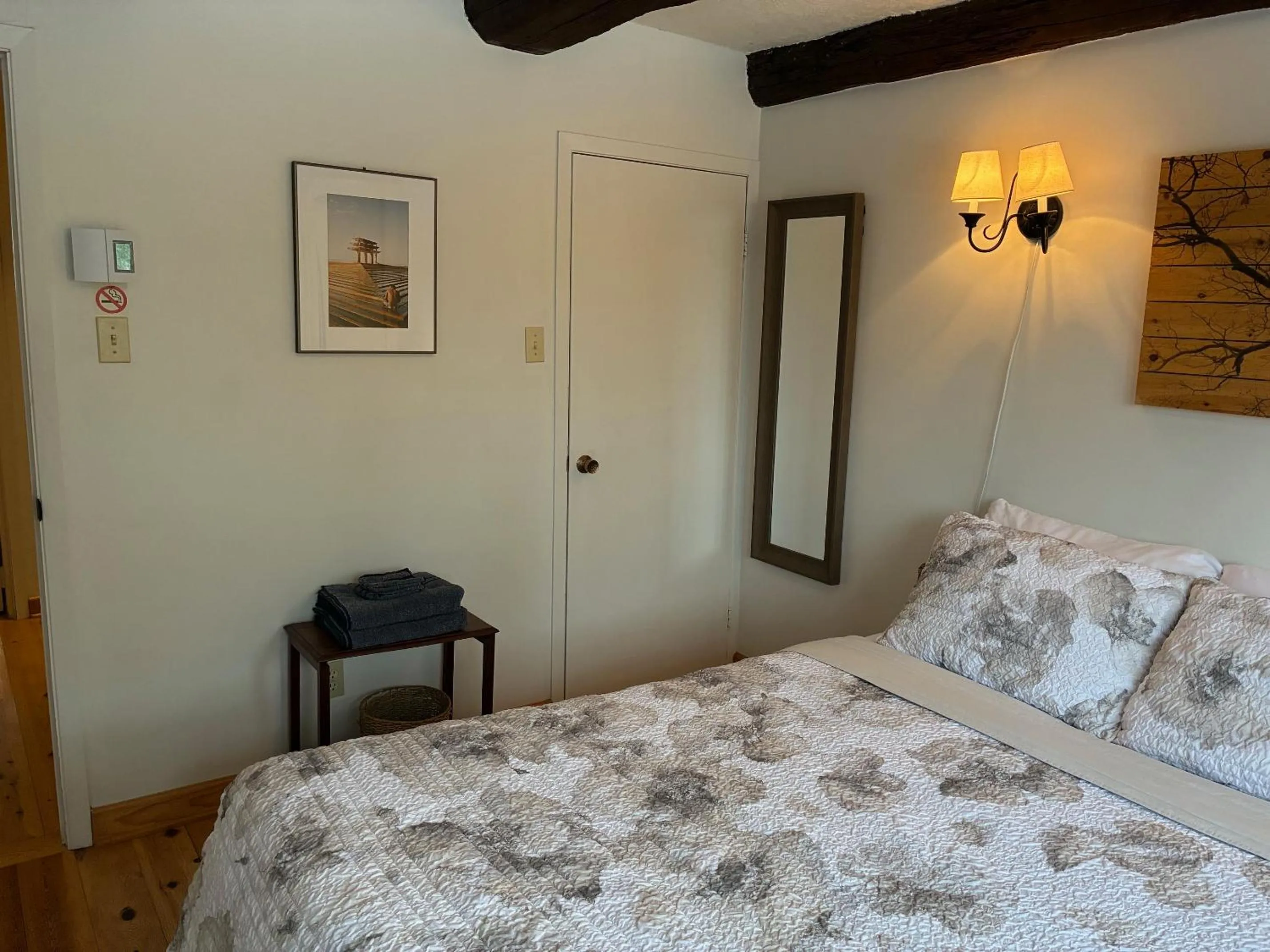 Bedroom, Bed in La Grange Country Inn