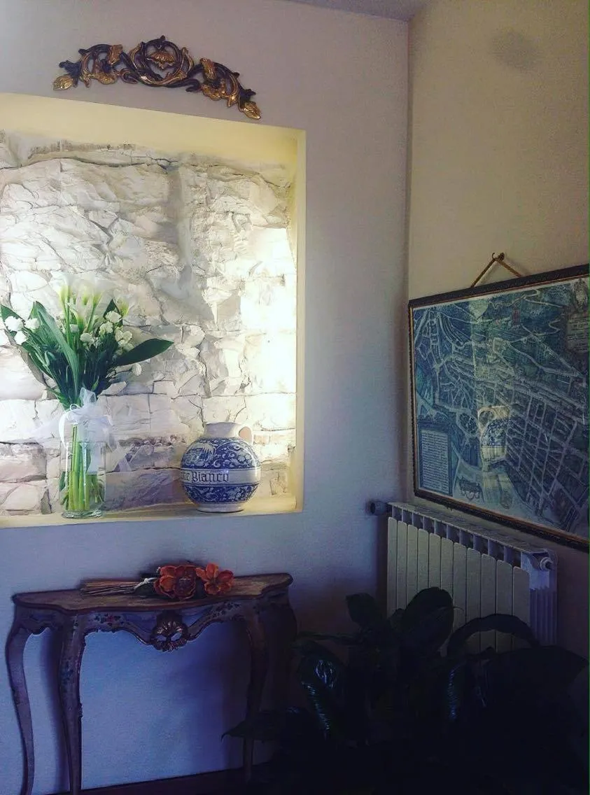 Decorative detail in Hotel La Rocca