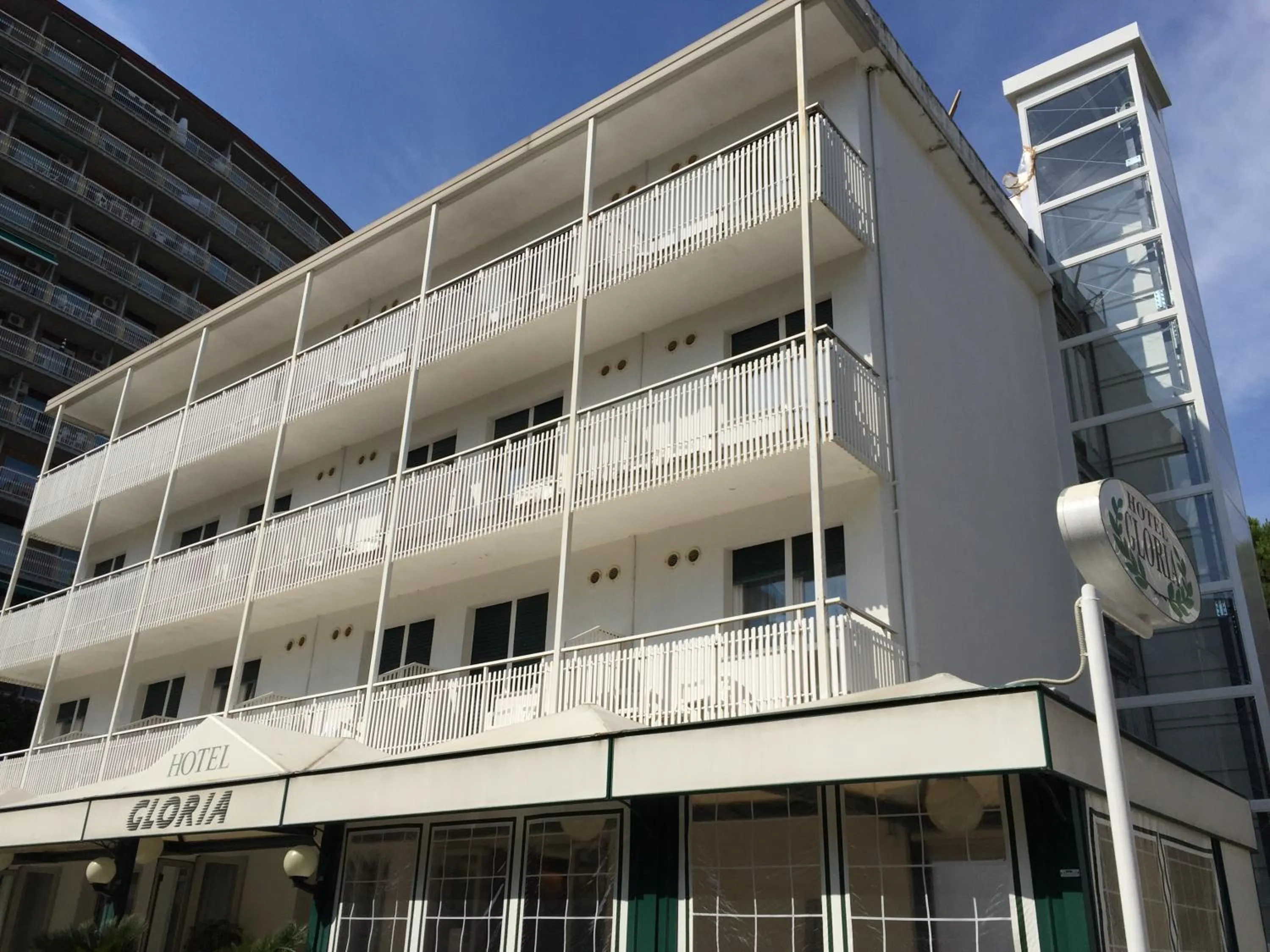 Facade/entrance in Hotel Gloria