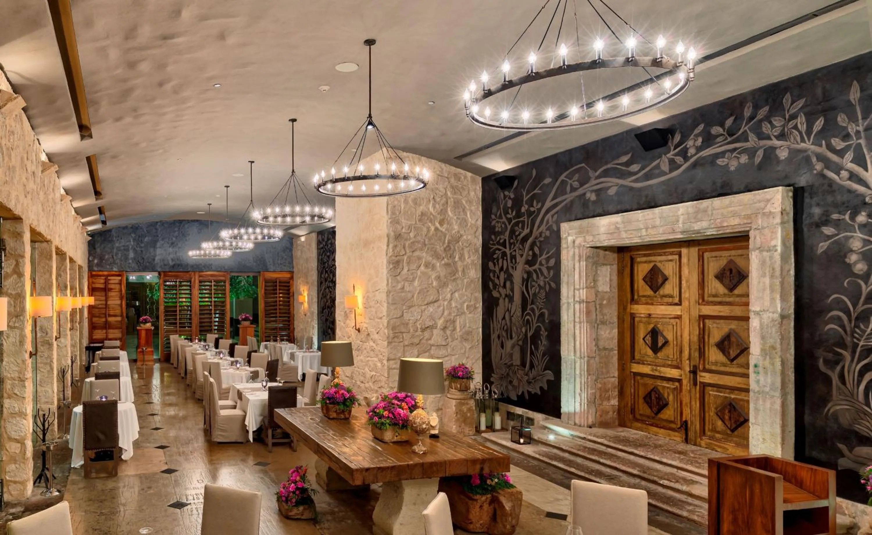 Restaurant/places to eat in NIZUC Resort & Spa