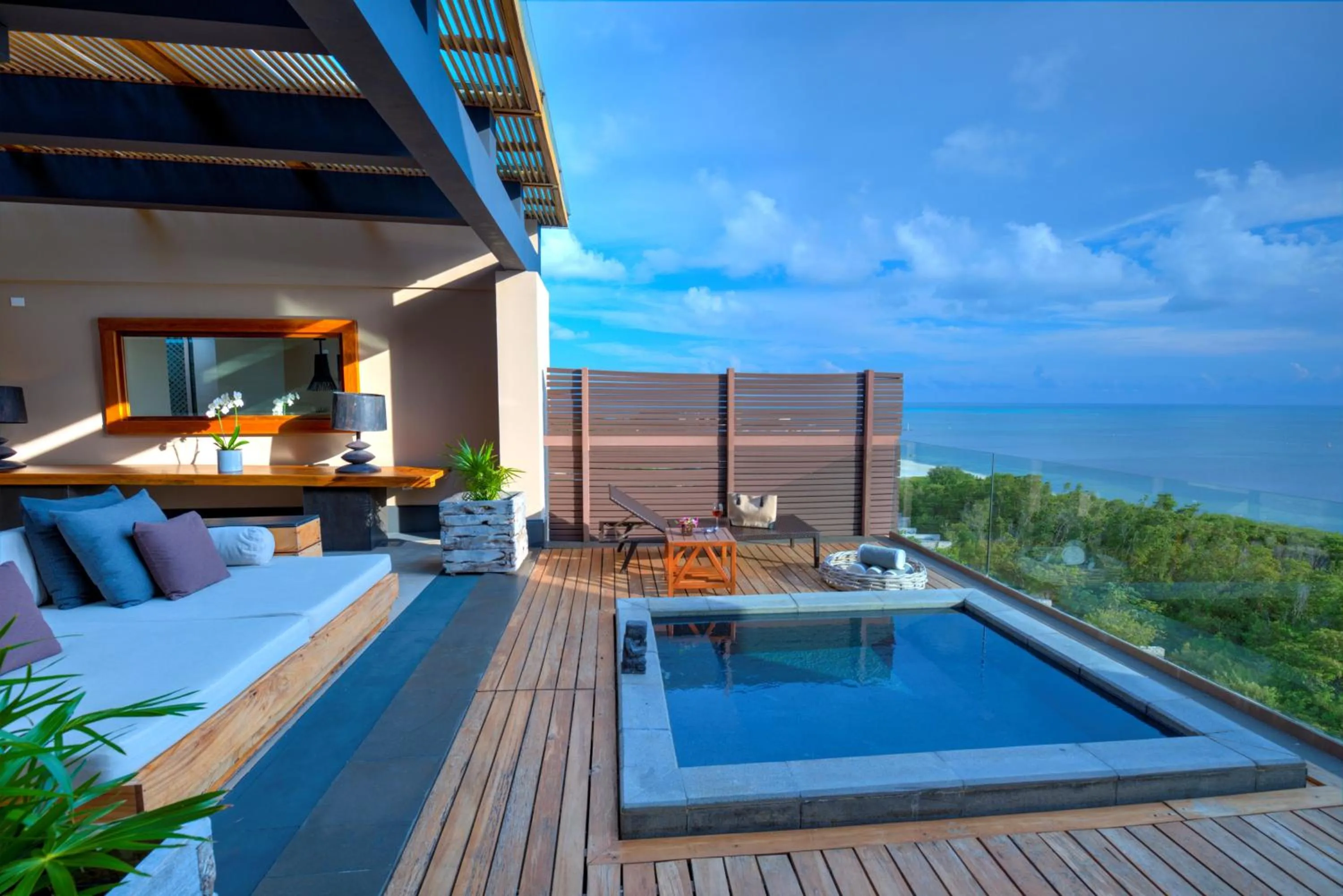 Swimming pool in NIZUC Resort & Spa